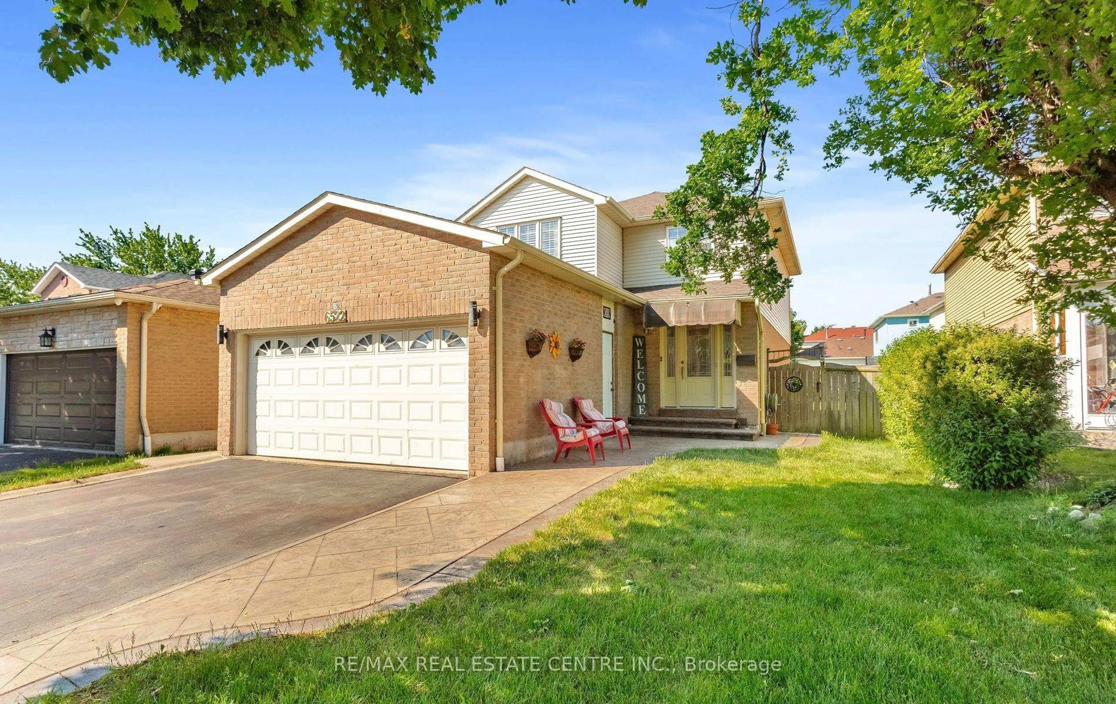 Home with brick exterior material, street for 6522 EDENWOOD Dr, Mississauga Ontario L5N 3L6