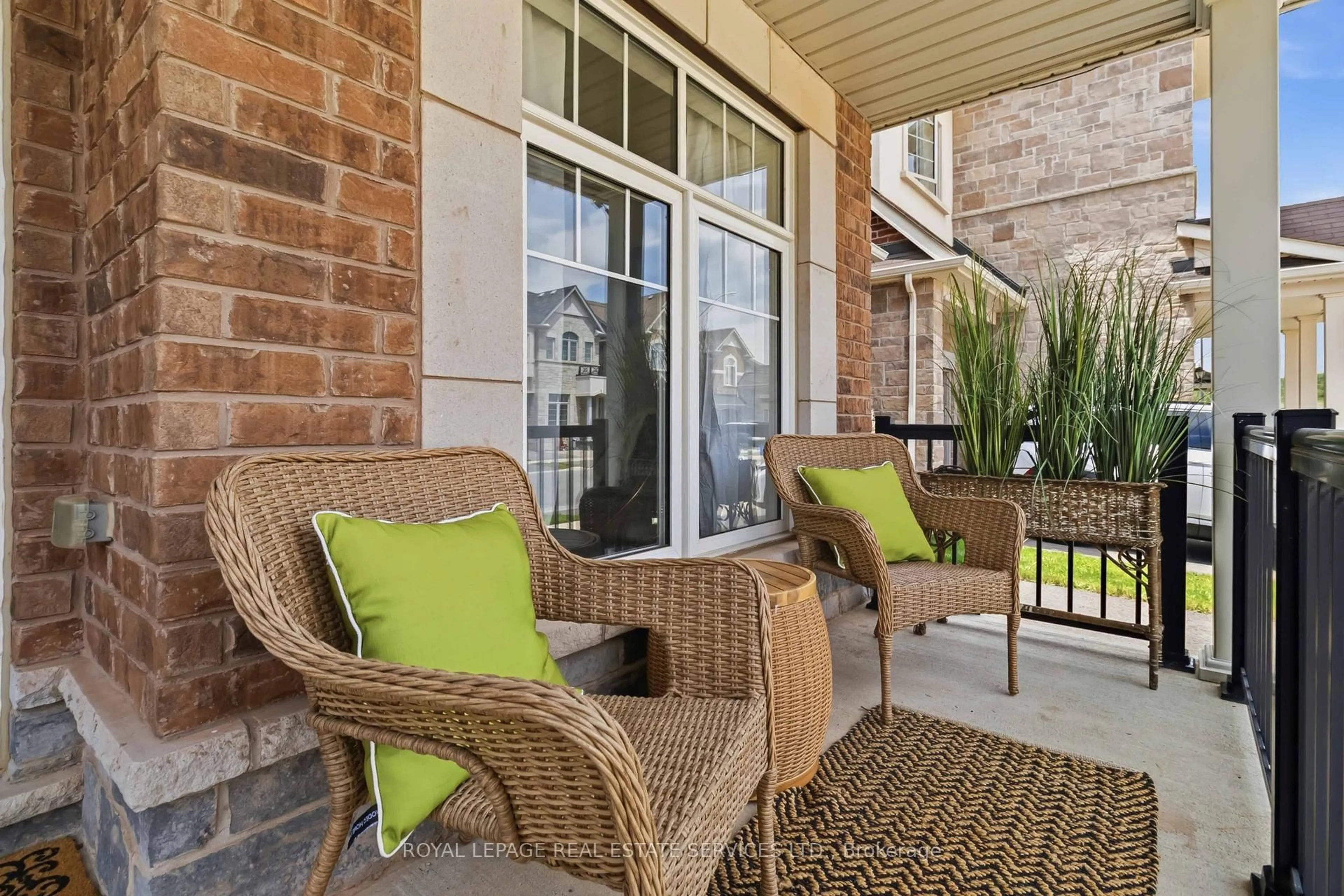 Patio, street for 3875 Tufgar Cres, Burlington Ontario L7M 1N7