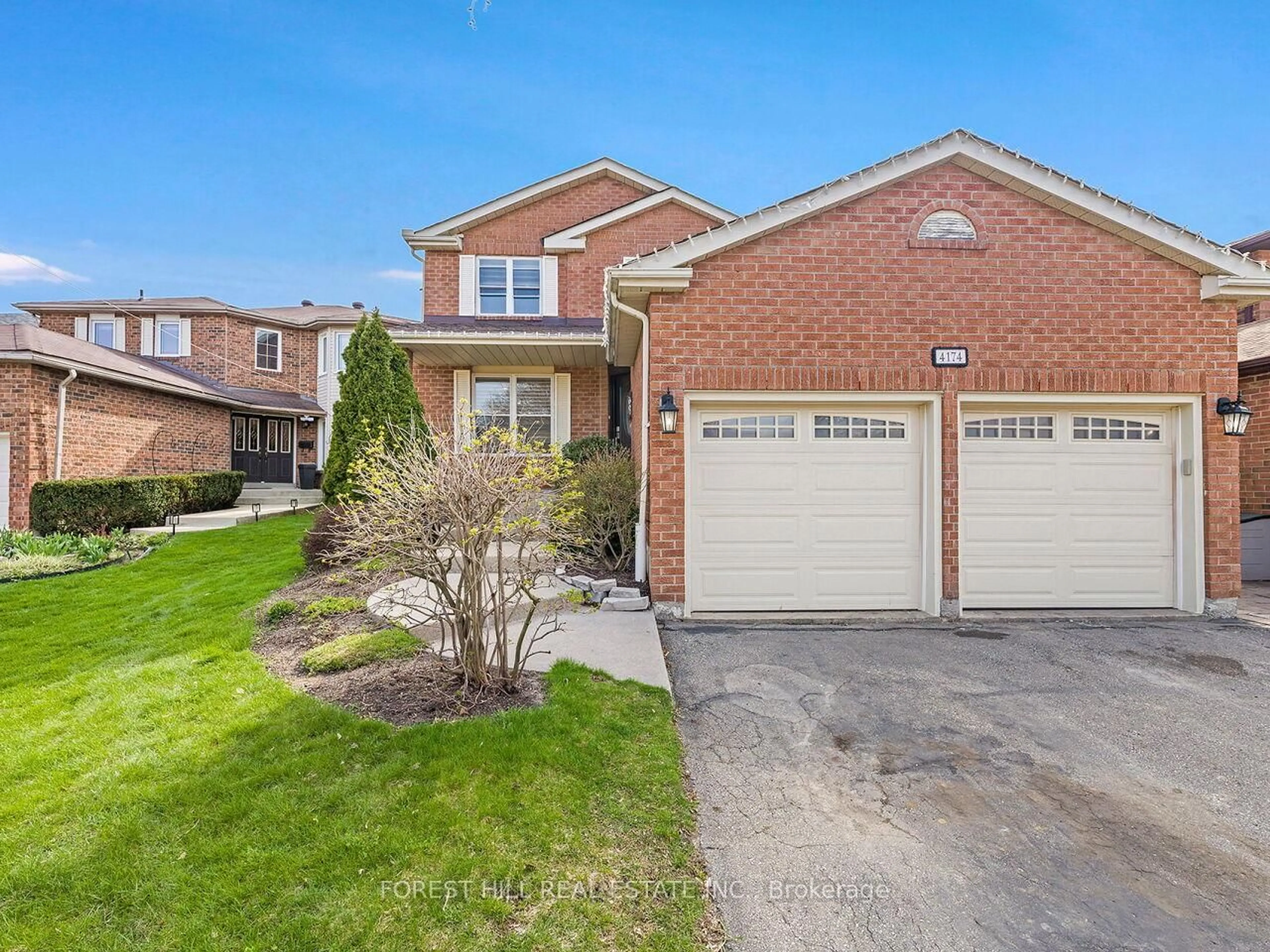 Home with brick exterior material, street for 4174 Rossland Cres, Mississauga Ontario L5L 4B5