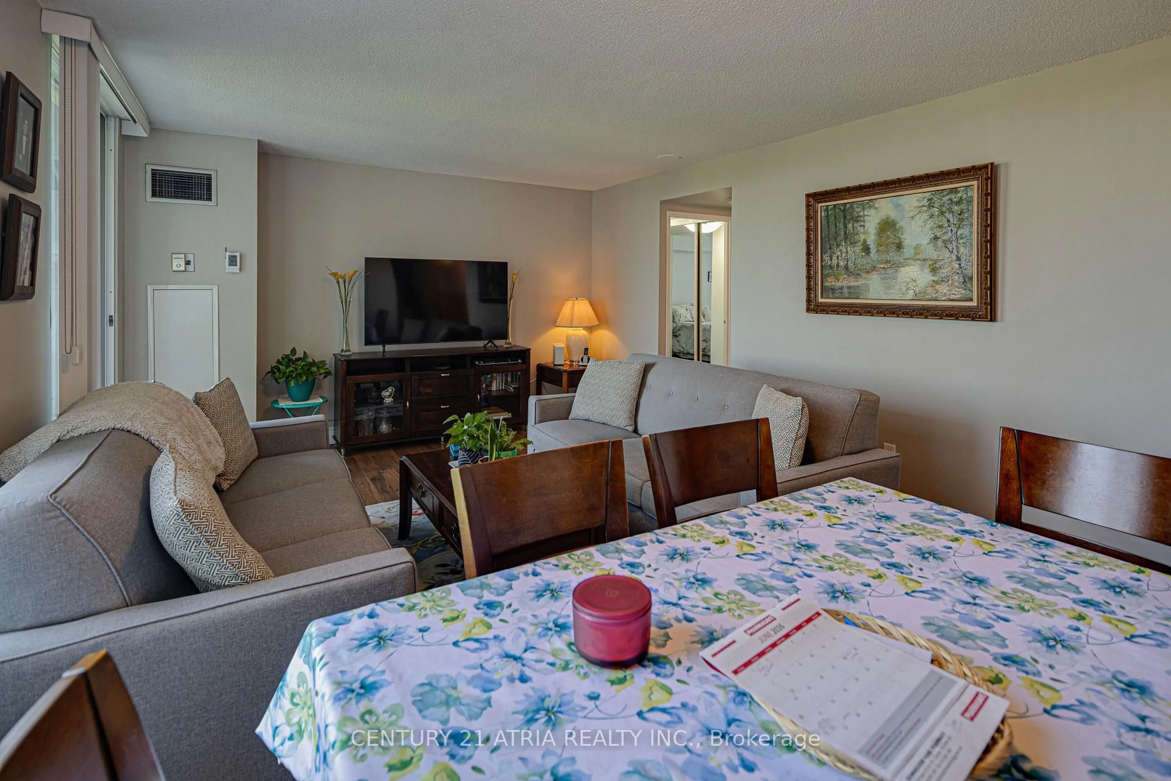 A pic of a room for 3077 Weston Rd #606, Toronto Ontario M9M 3A1