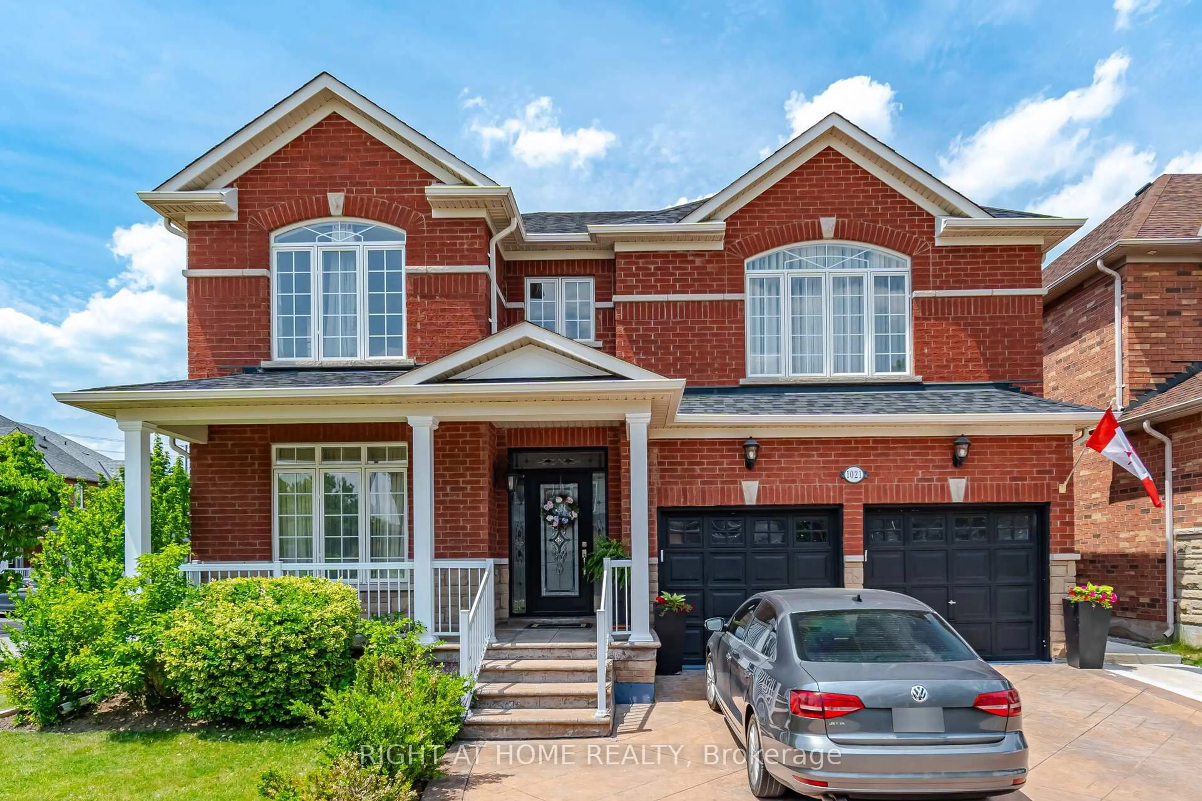 Home with brick exterior material, street for 1021 Hemstreet Cres, Milton Ontario L9T 6S2