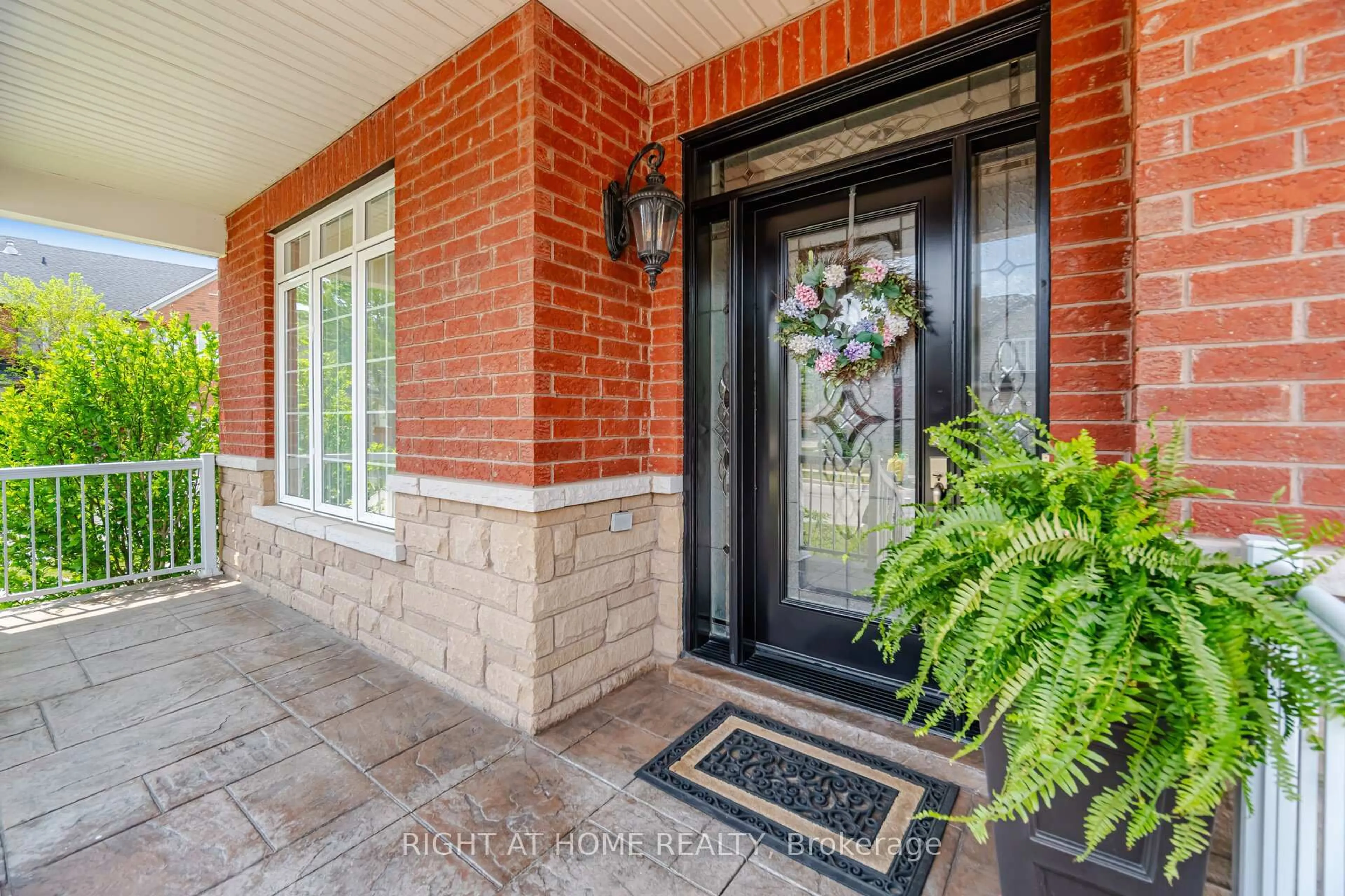 Home with brick exterior material, street for 1021 Hemstreet Cres, Milton Ontario L9T 6S2