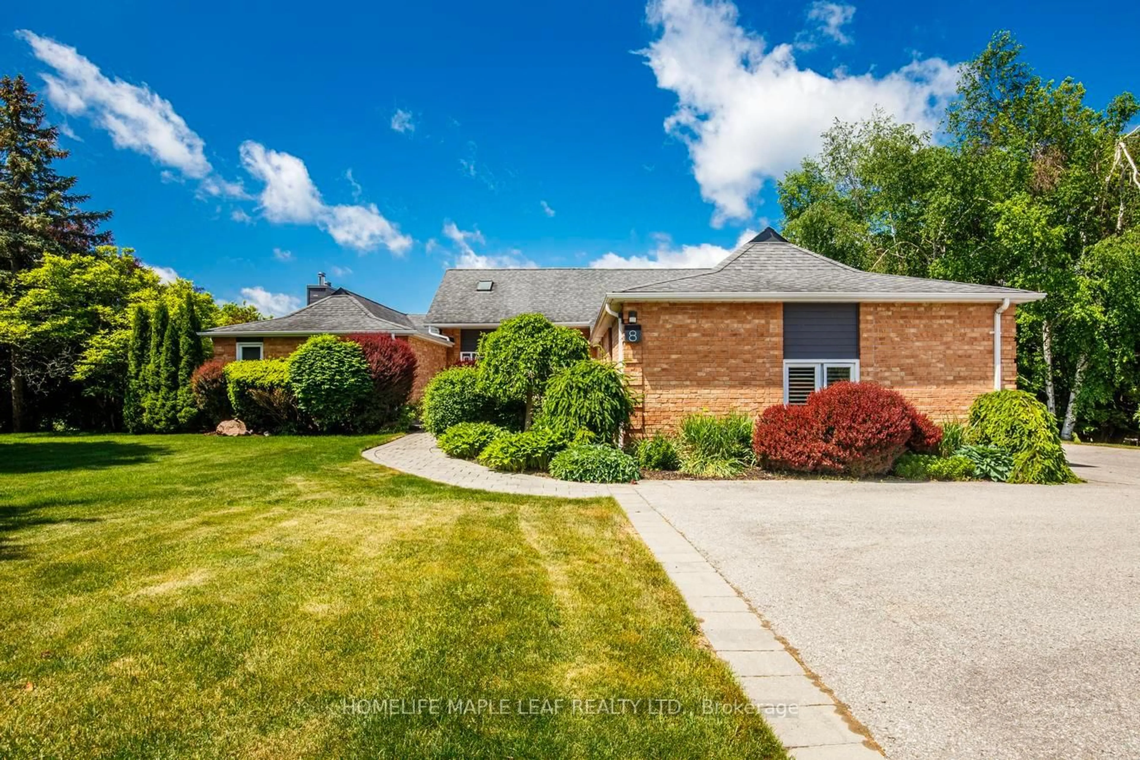 Home with brick exterior material, street for 8 Coates Hill Crt, Caledon Ontario L7E 0N4