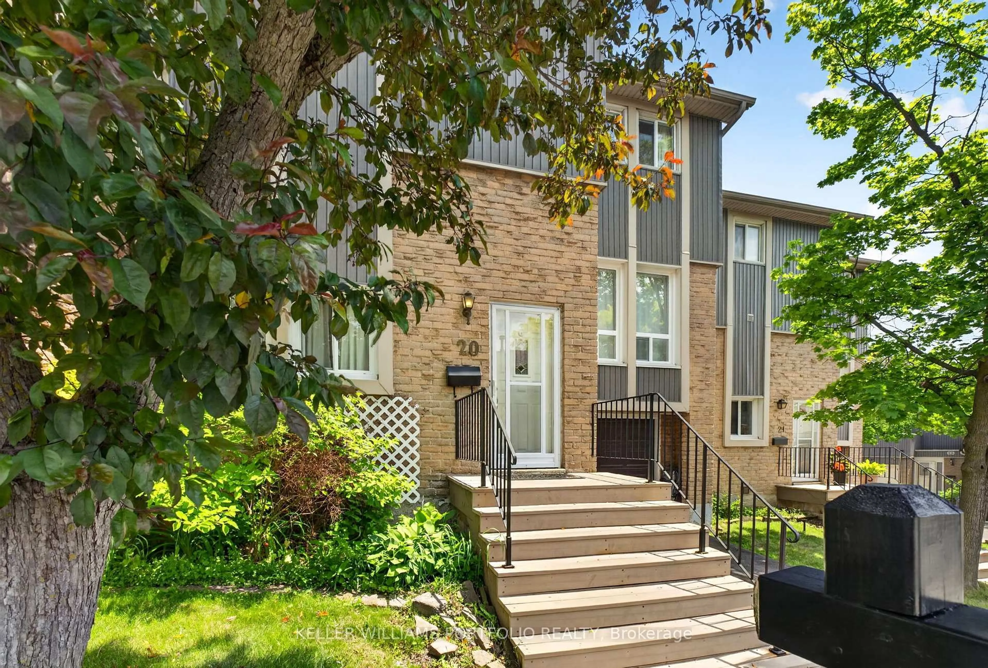 Unknown for 900 Dundas St #20, Mississauga Ontario L5C 3B3