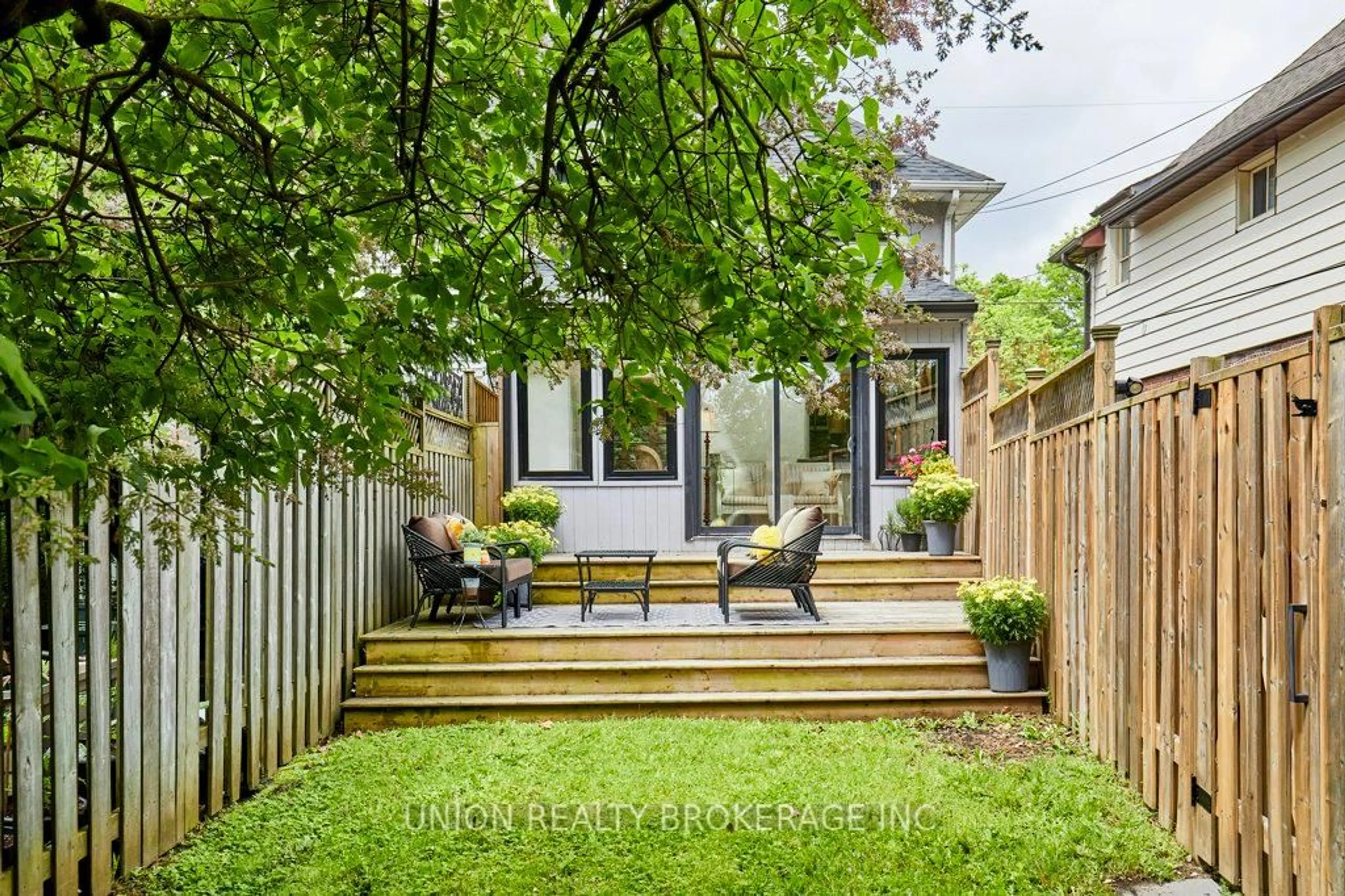 Patio, street for 91 Eighth St, Toronto Ontario M8V 3C5