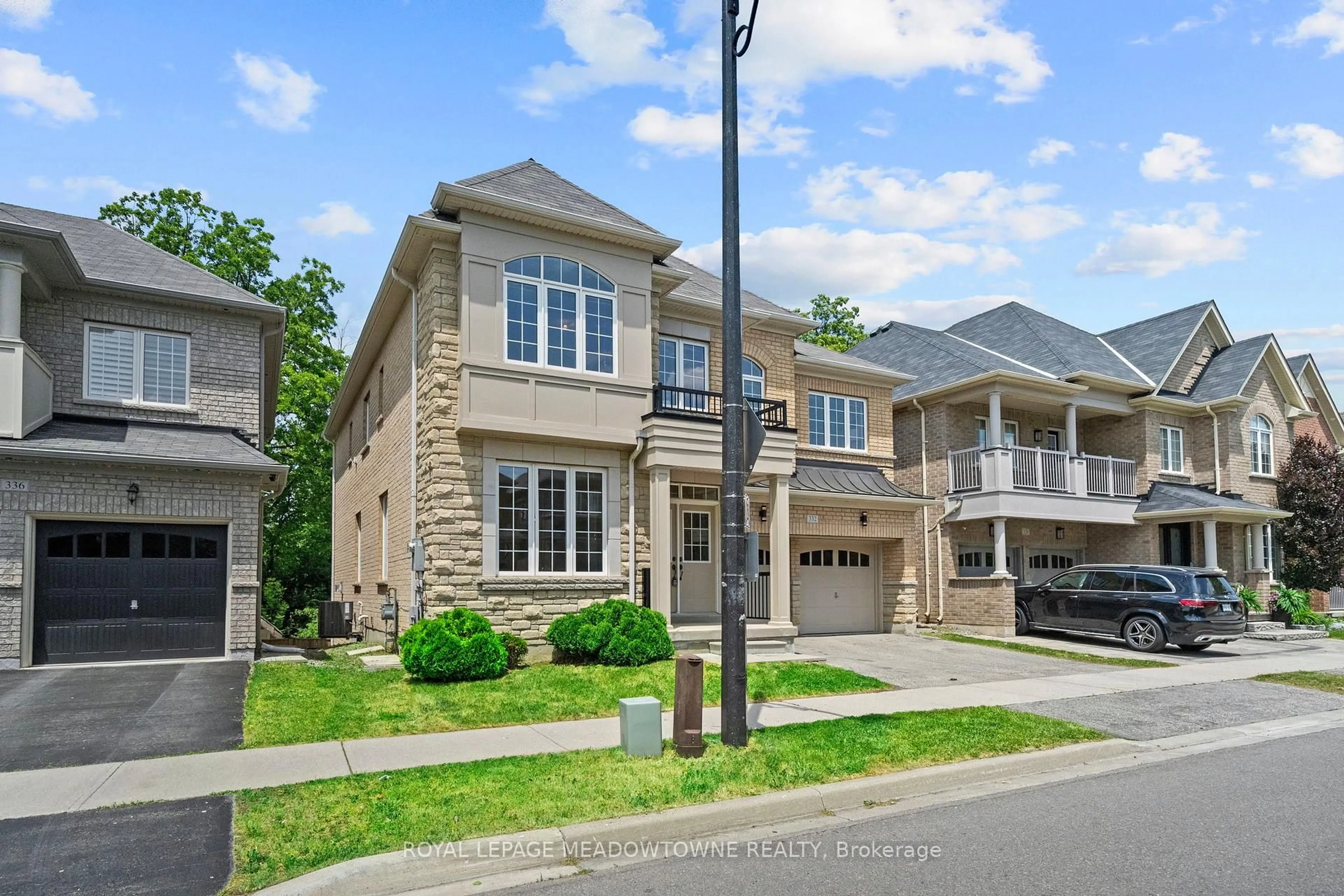 Home with brick exterior material, street for 332 McGibbon Dr, Milton Ontario L9T 5K7