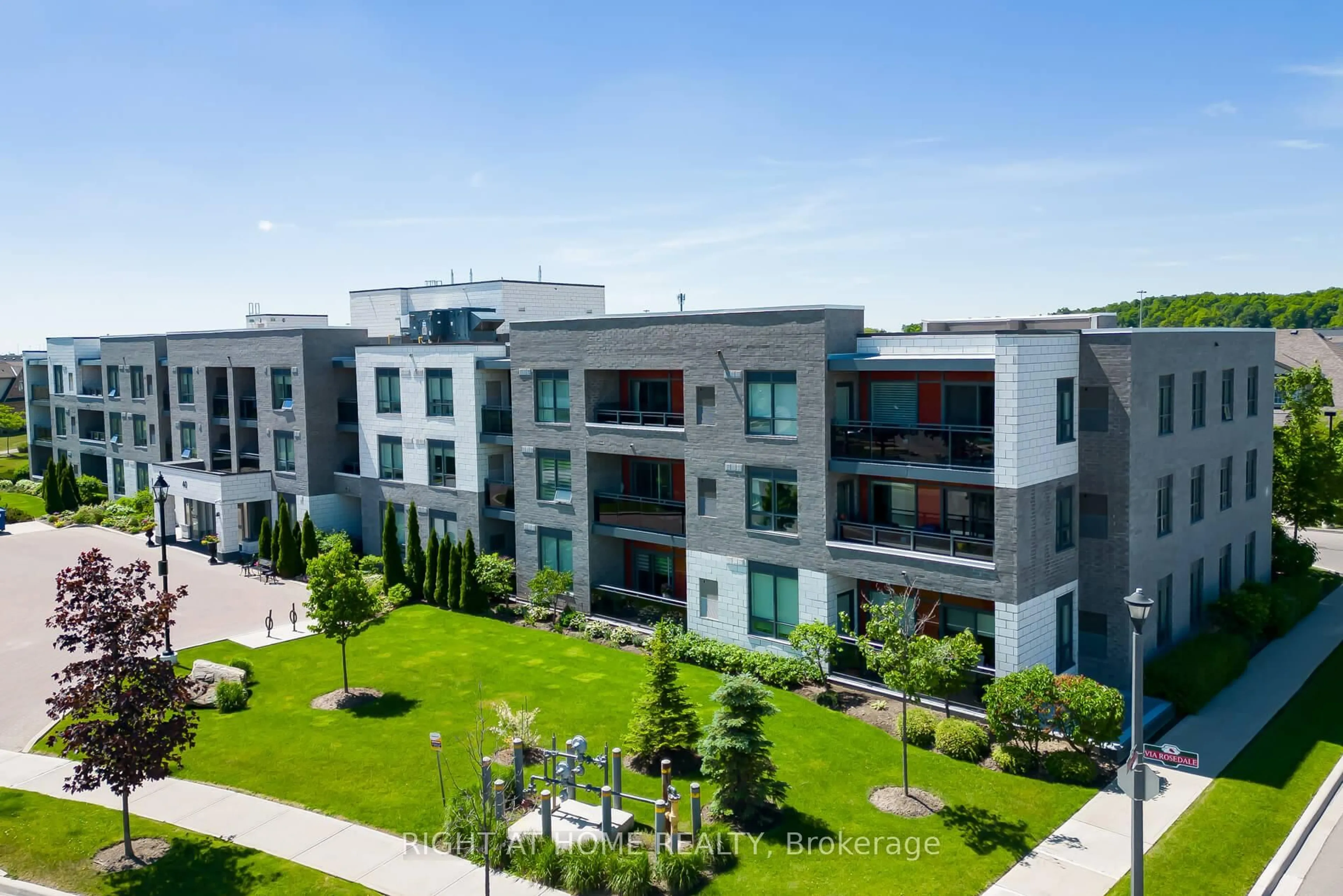 A pic from outside/outdoor area/front of a property/back of a property/a pic from drone, building for 40 Via Rosedale #318, Brampton Ontario L6R 4A4