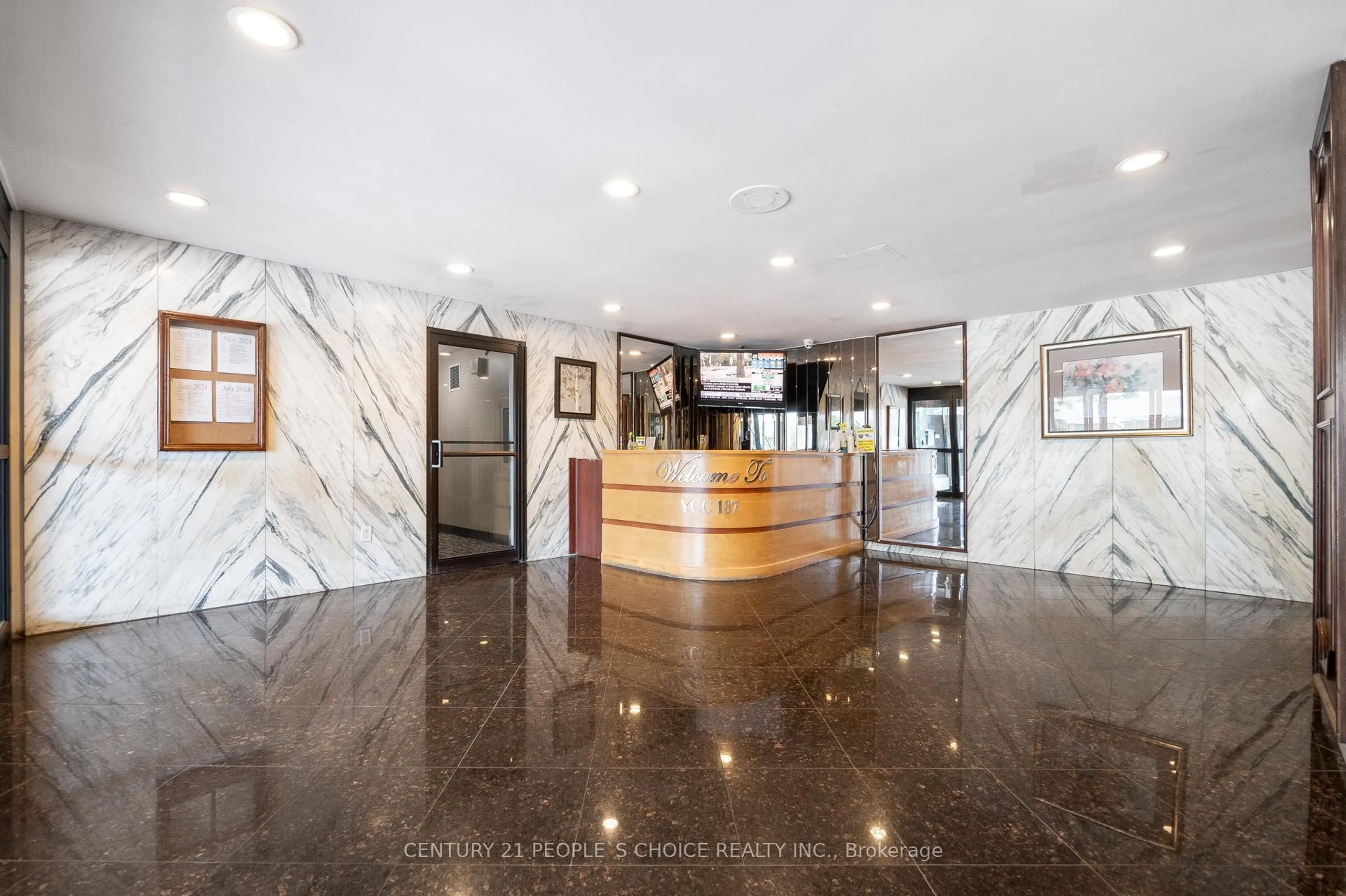 Lobby for 3390 Weston Rd #902, Toronto Ontario M9M 2X3