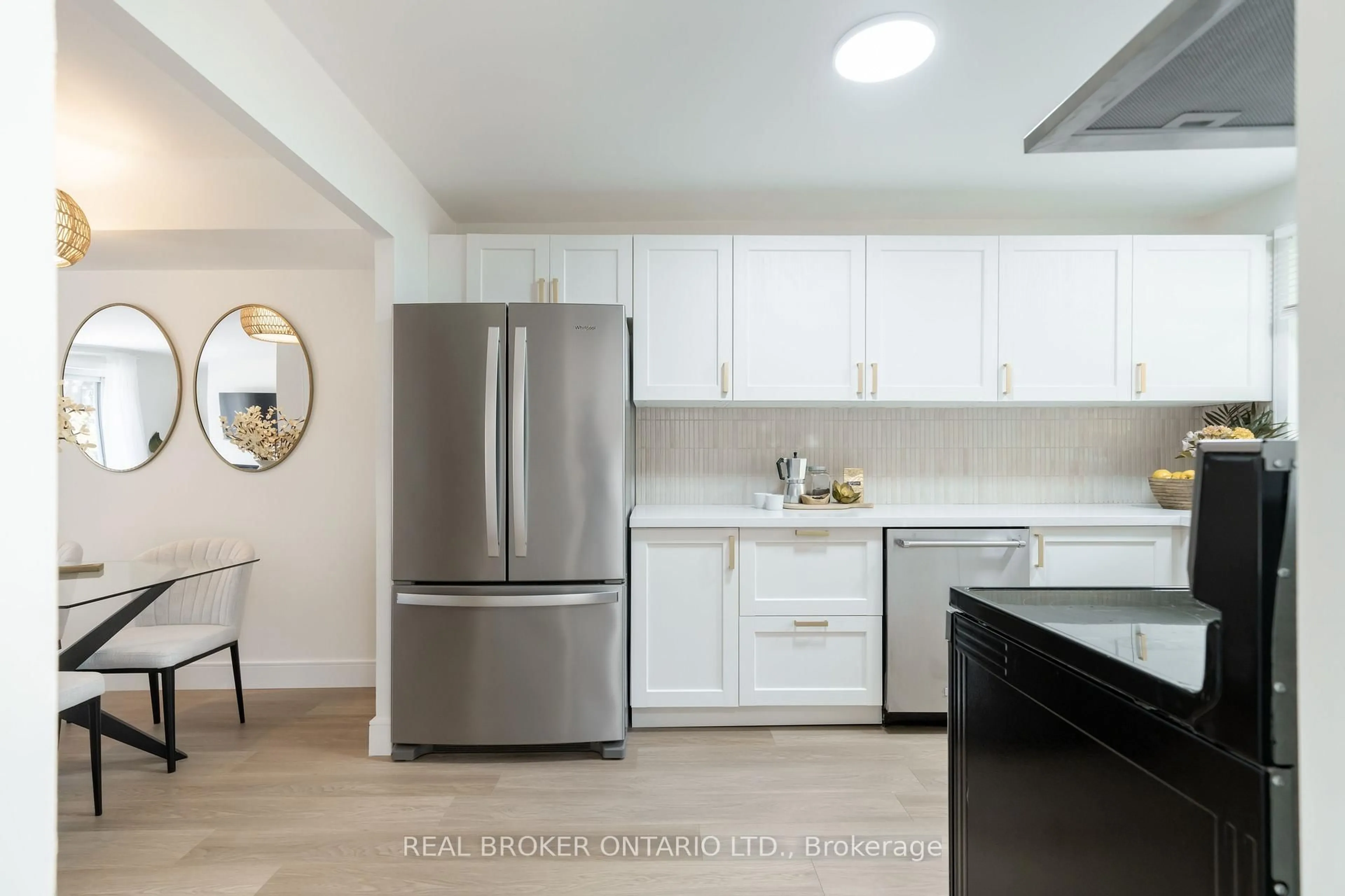 Open concept kitchen, unknown for 684 Dynes Rd #1, Burlington Ontario L7N 2V6