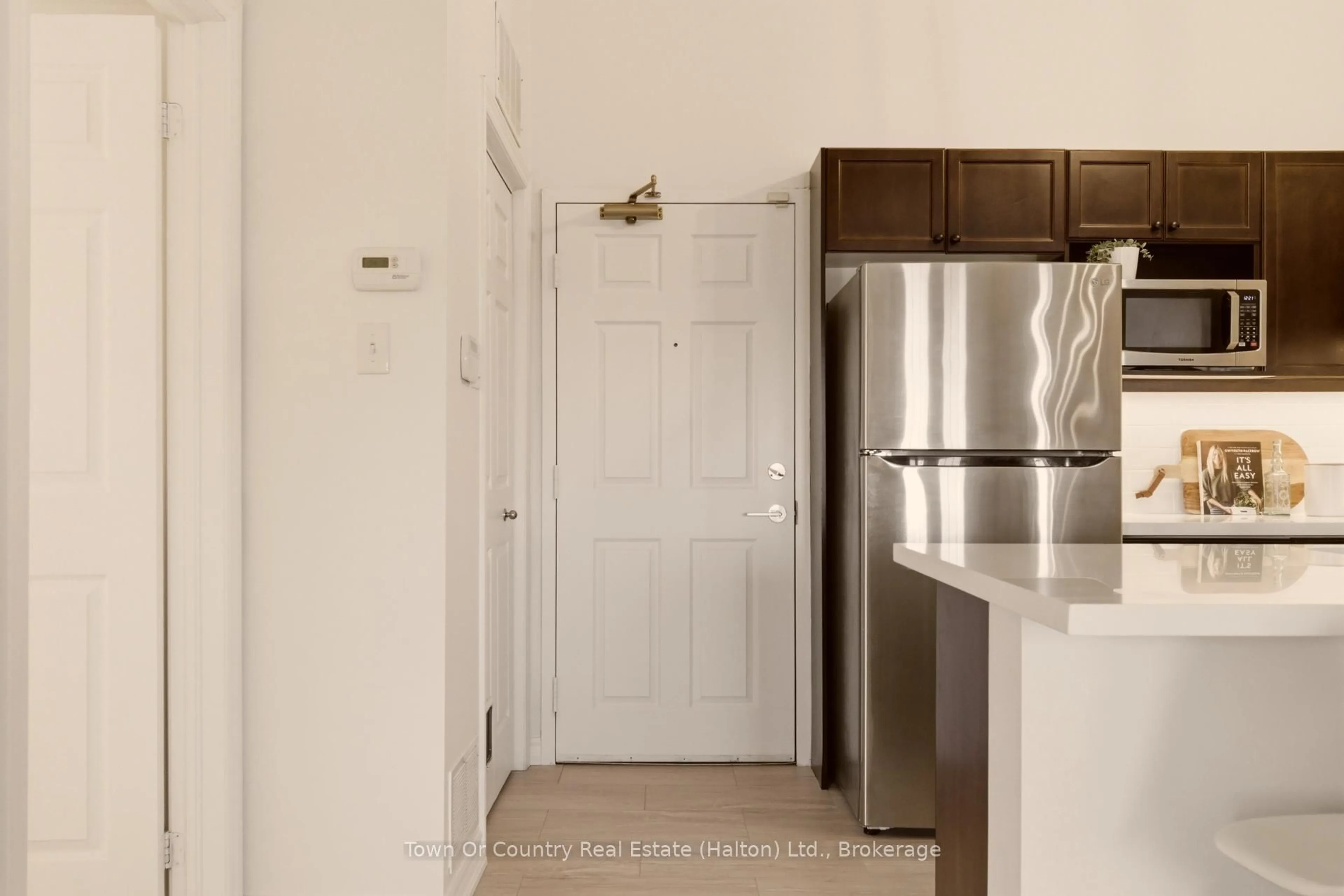 Standard kitchen, unknown for 1487 Maple Ave #403, Milton Ontario L9T 0B7