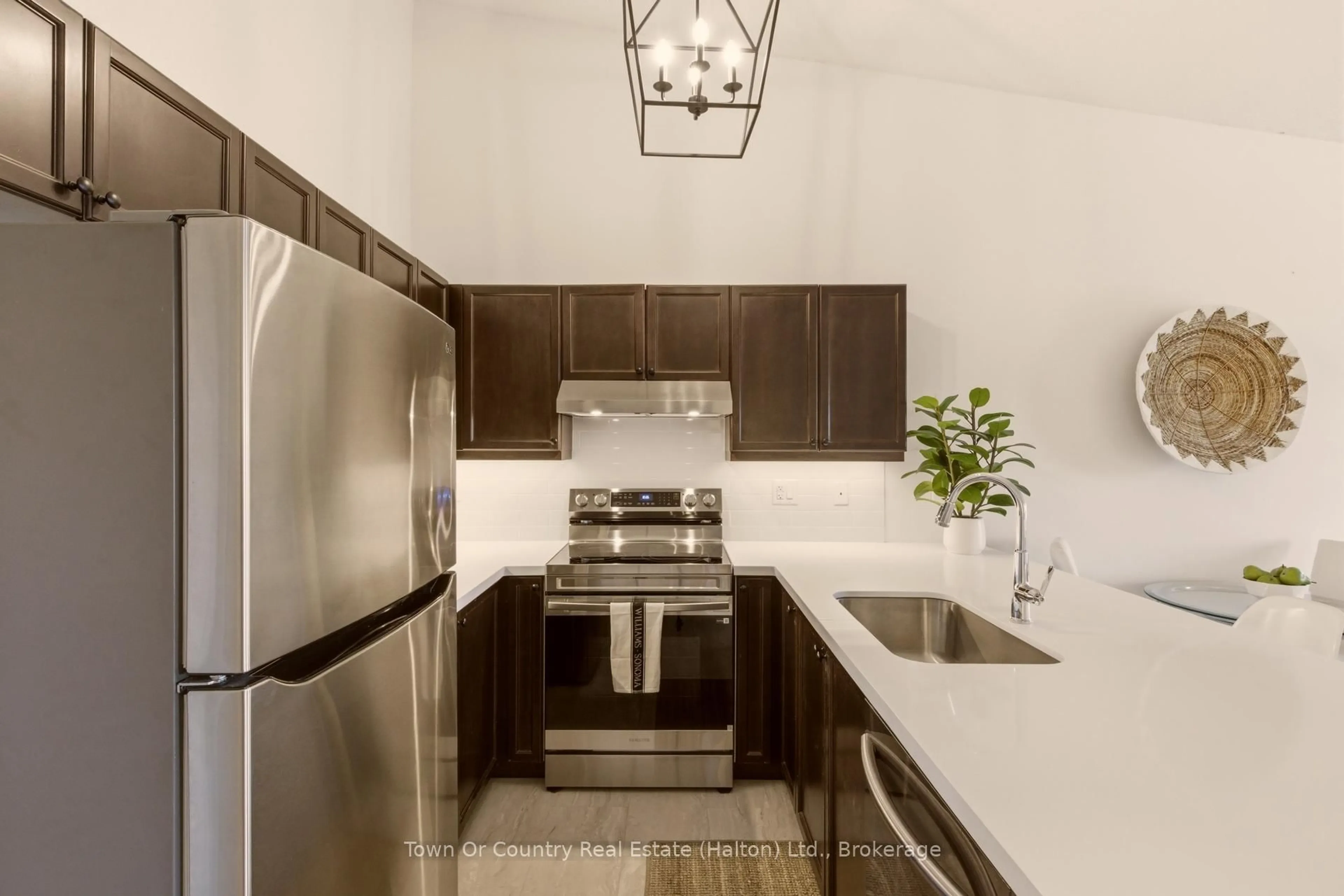 Standard kitchen, unknown for 1487 Maple Ave #403, Milton Ontario L9T 0B7