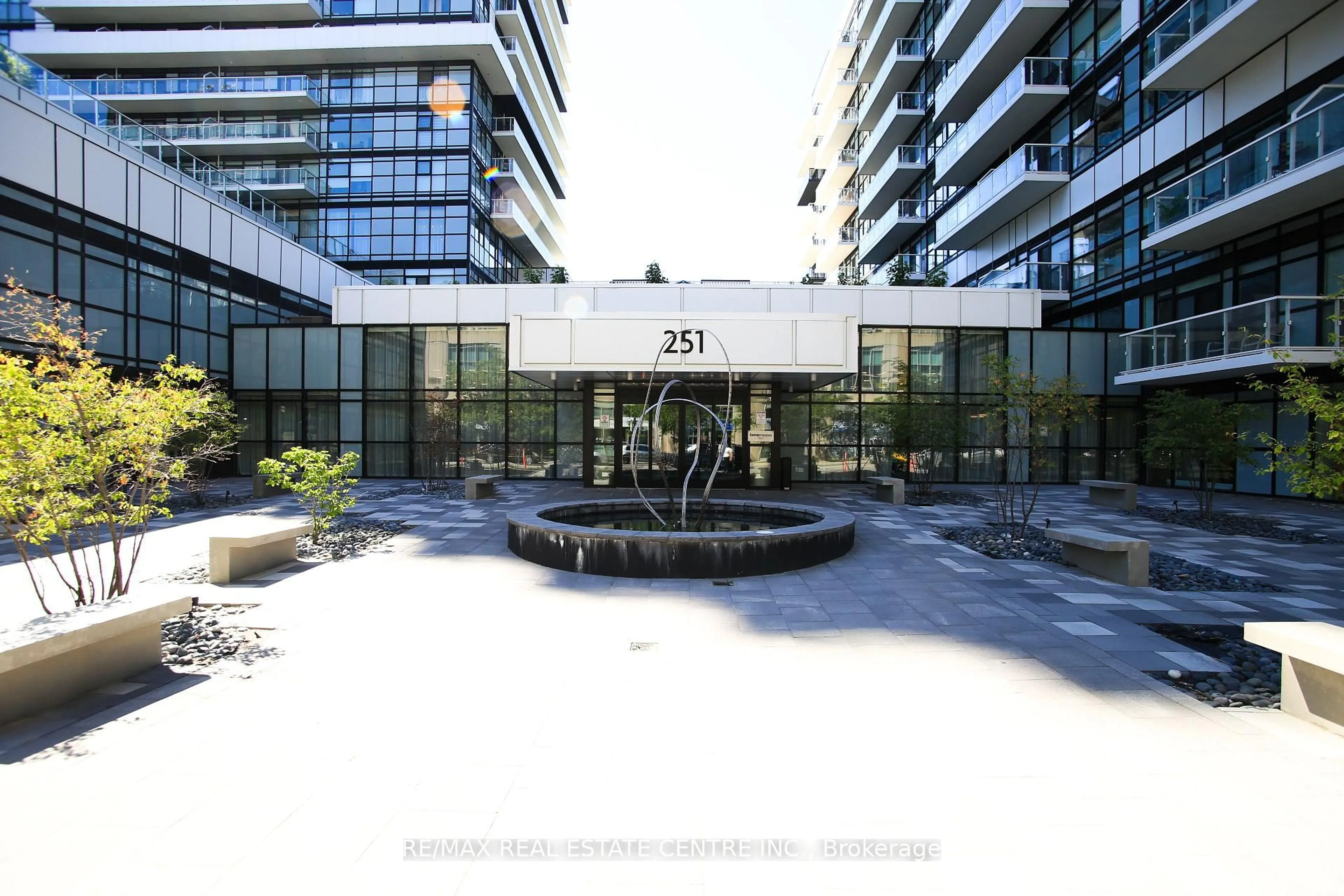 Indoor foyer for 251 Manitoba St #519, Toronto Ontario M8Y 0C7