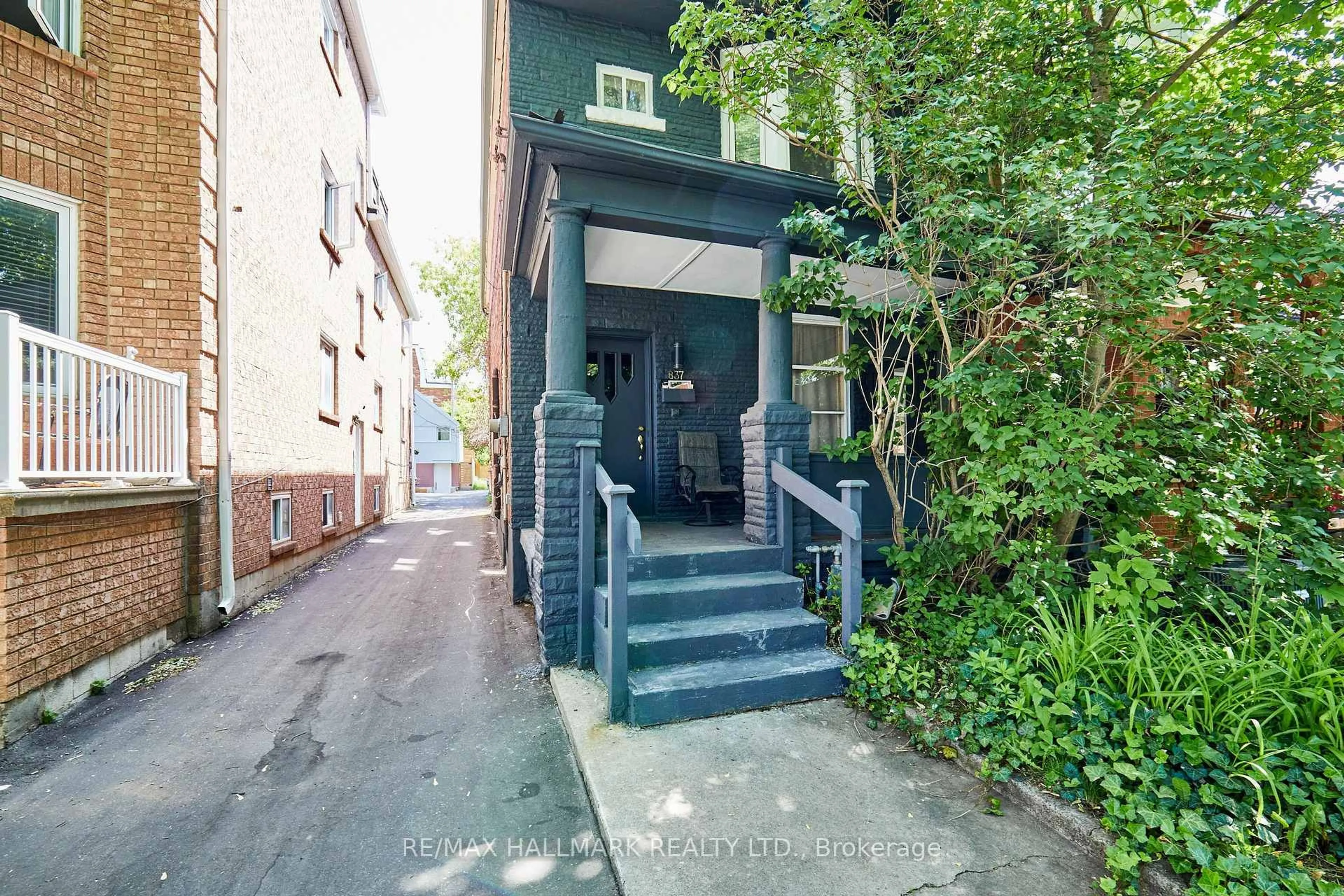 Unknown for 837 Gladstone Ave, Toronto Ontario M6H 3J7