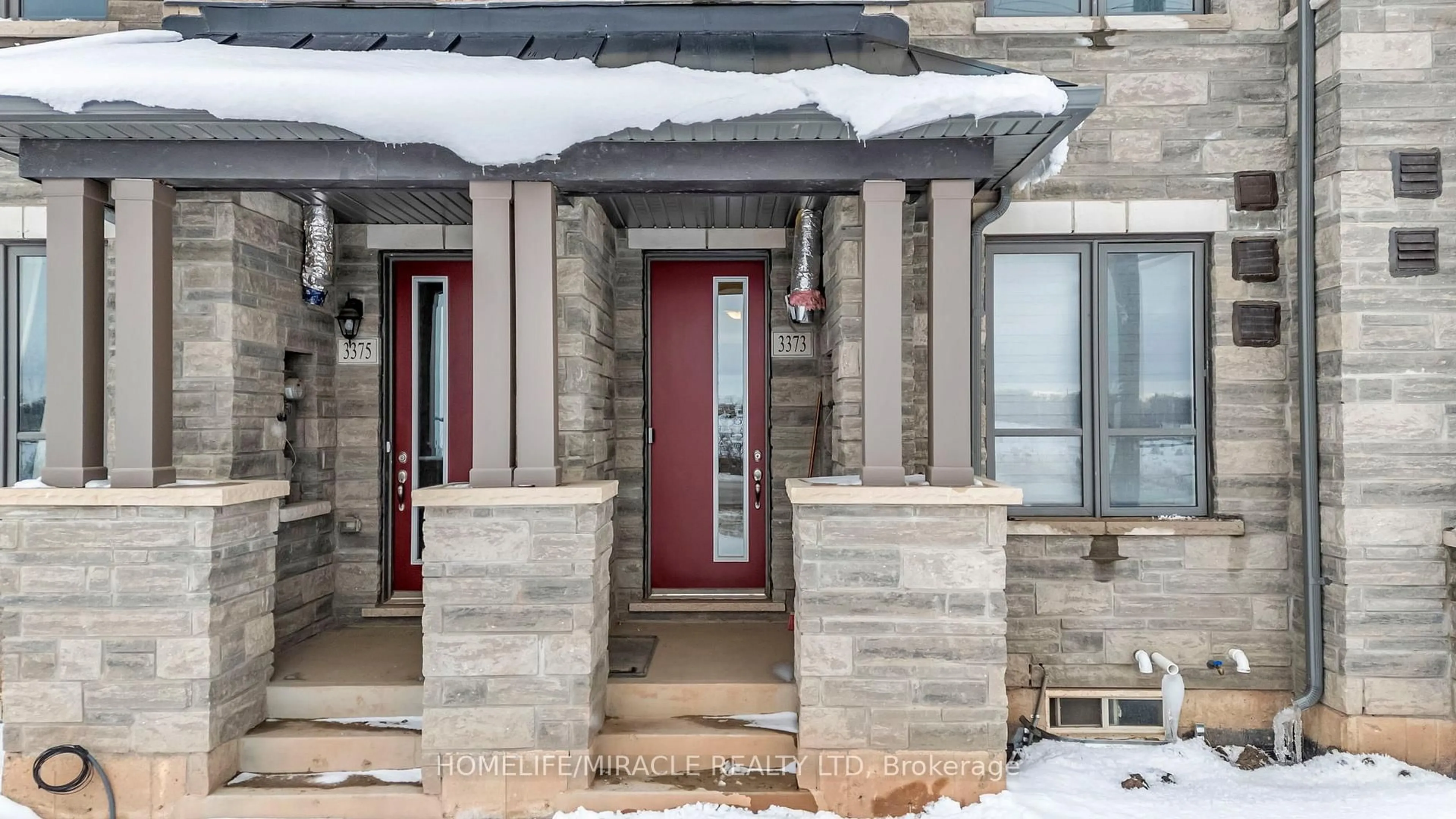 Indoor entryway for 3373 Sixth Line, Oakville Ontario L6H 0Y7