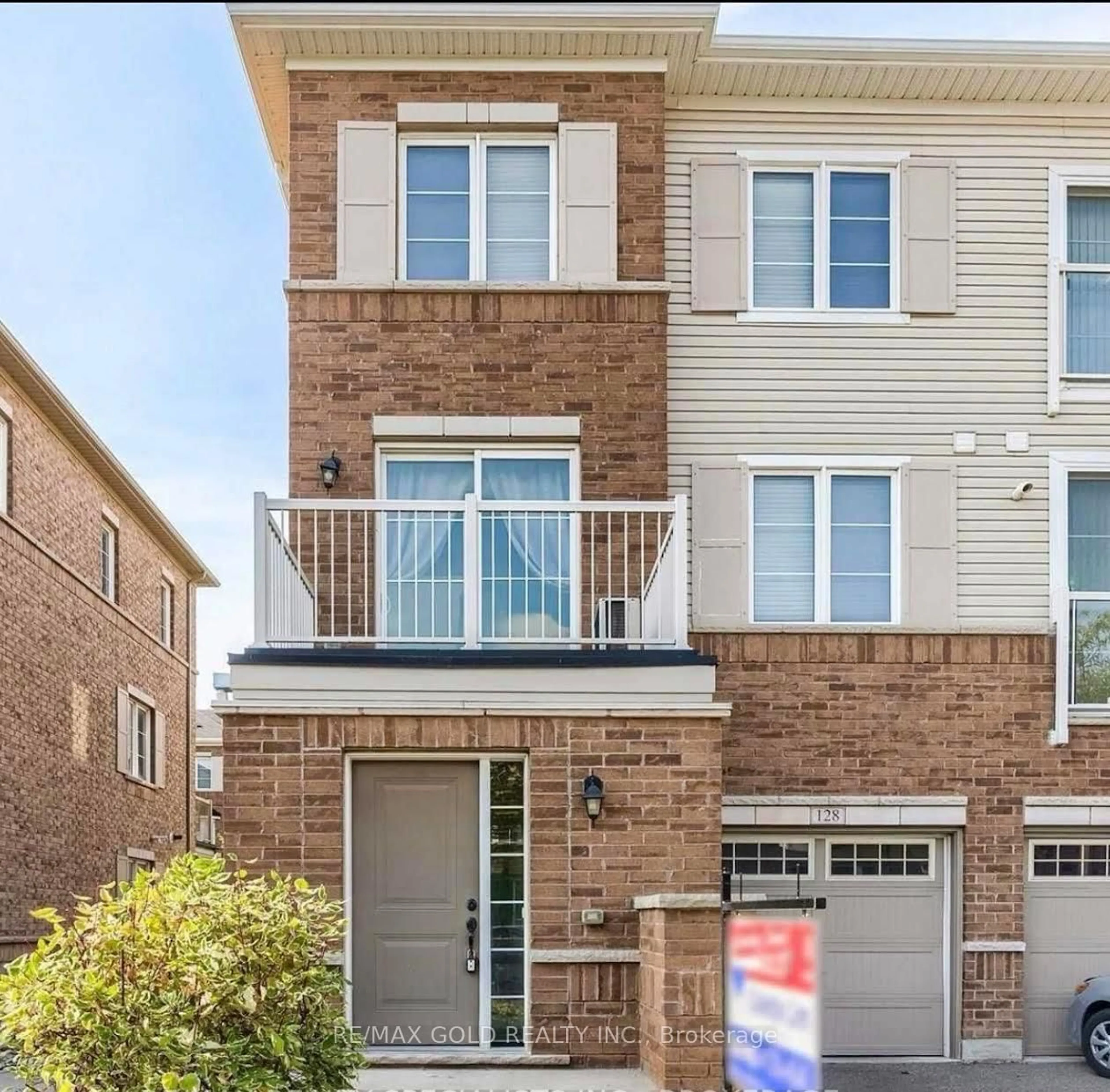 Home with brick exterior material, street for 165 HAMPSHIRE Way #128, Milton Ontario L9T 8M7