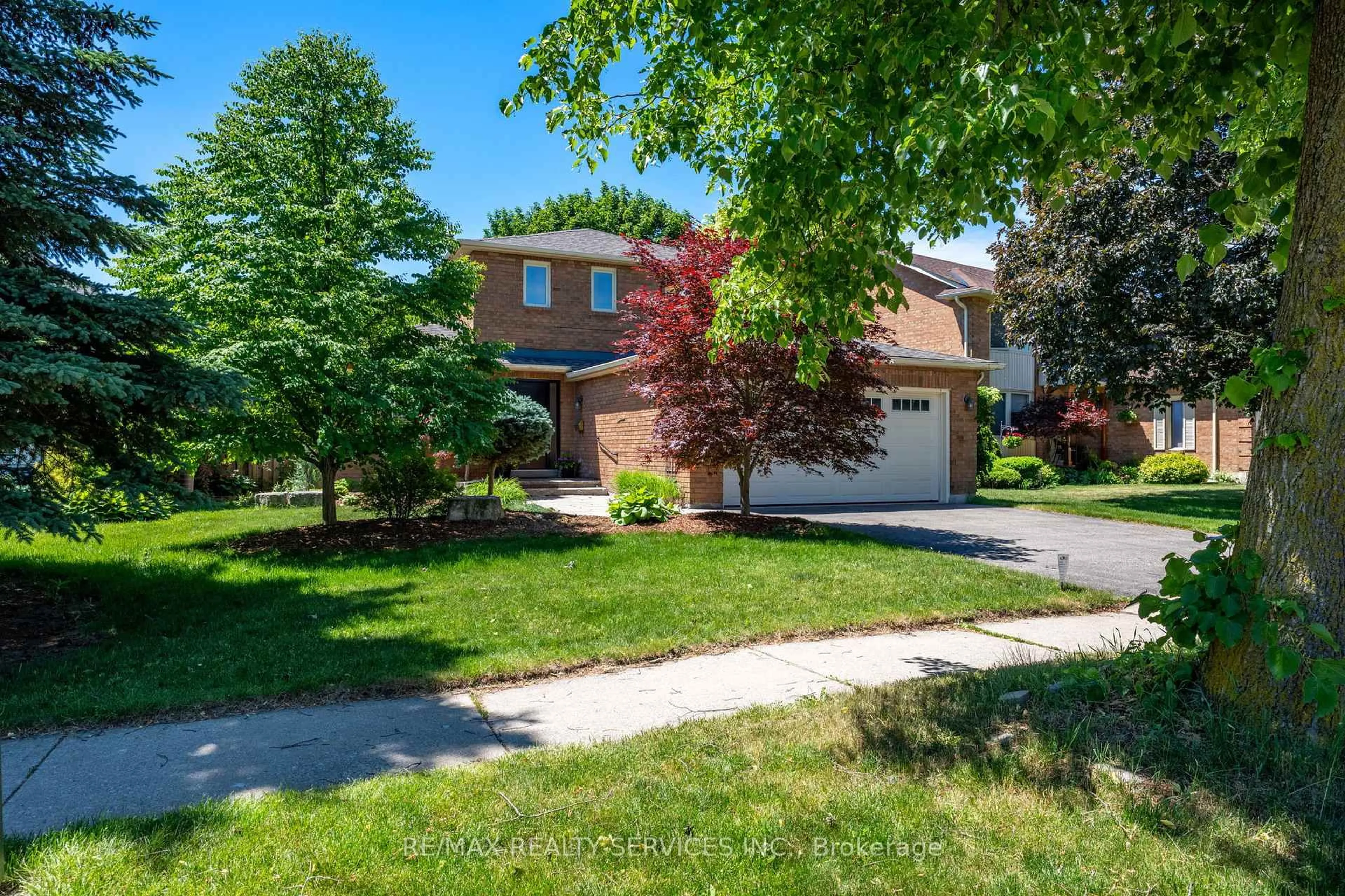 A pic from outside/outdoor area/front of a property/back of a property/a pic from drone, street for 57 Brydon Cres, Brampton Ontario L6X 3E6