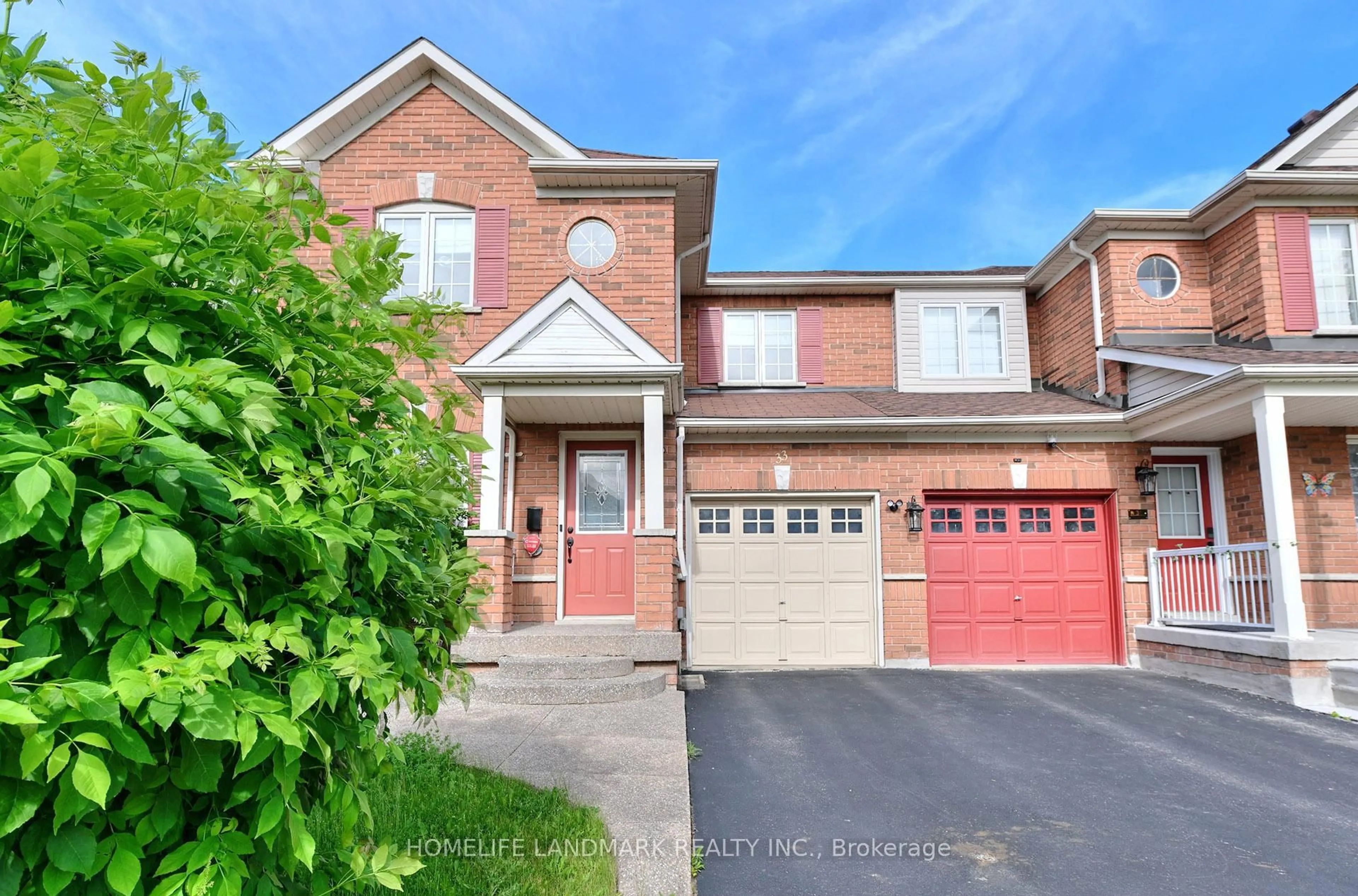 Home with brick exterior material, street for 33 Fairway Crt, Brampton Ontario L6Z 4W4