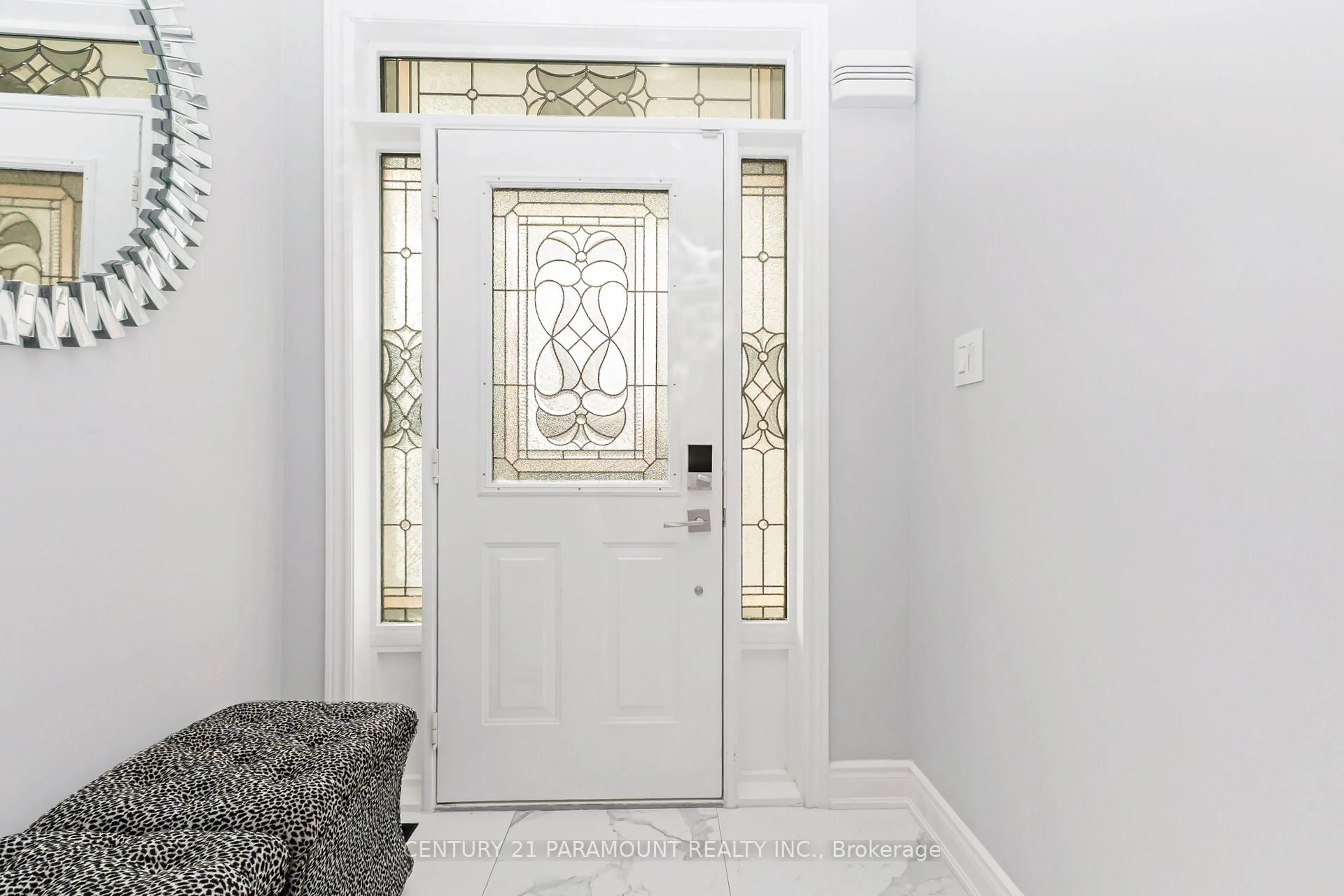 Indoor entryway for 108 Silent Pond Cres, Brampton Ontario L6V 4S9