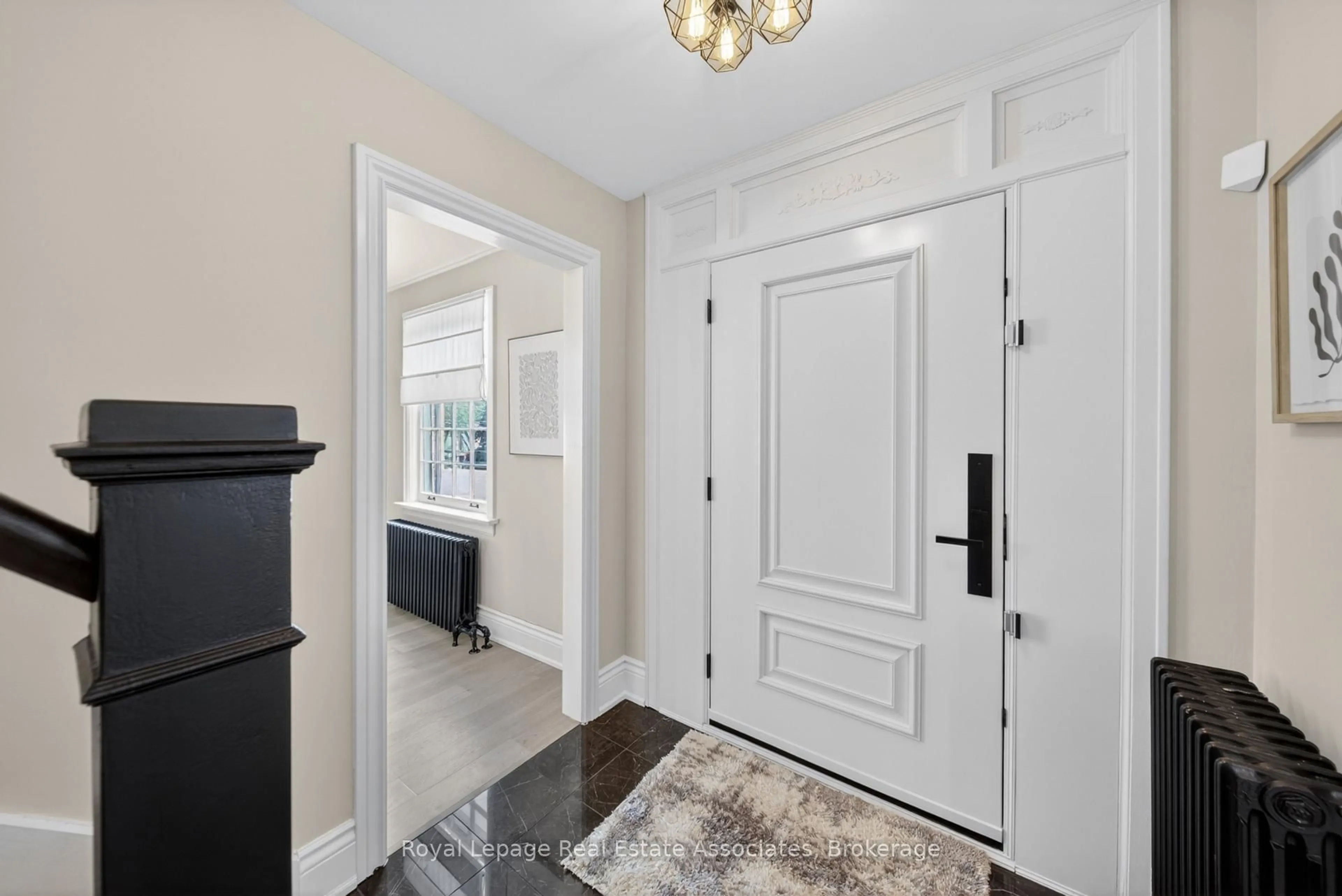 Indoor entryway for 24 Peel Ave, Brampton Ontario L6W 1X2