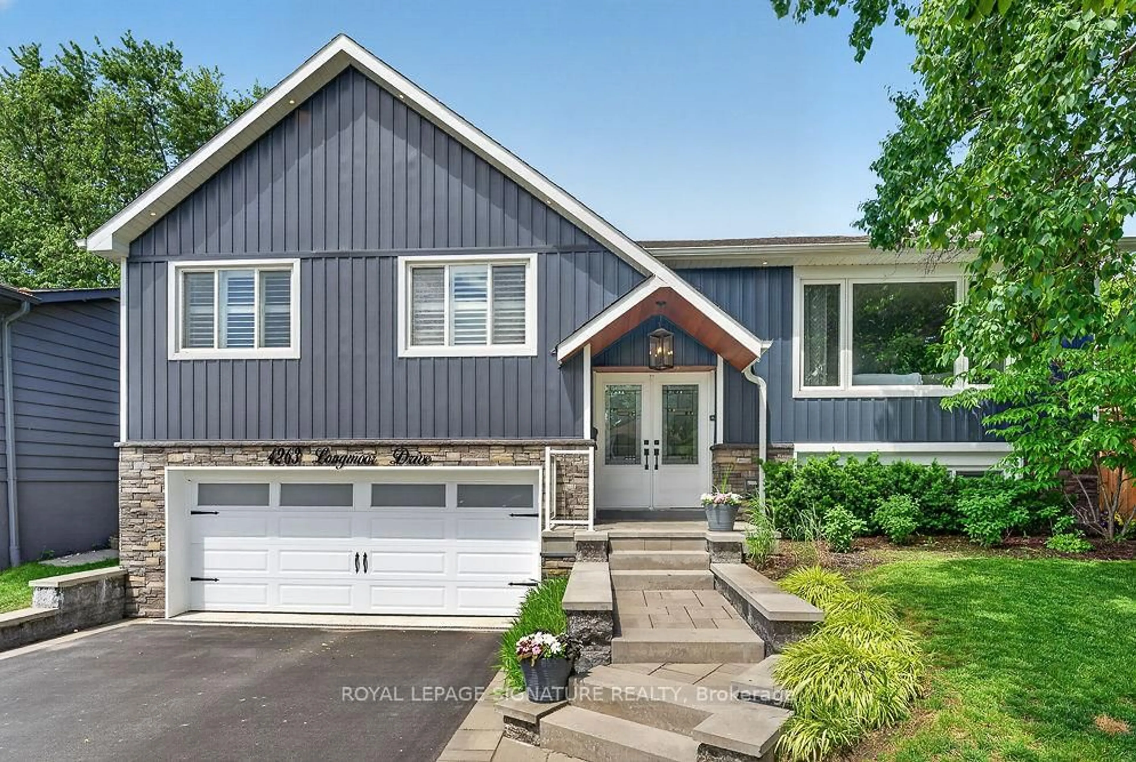 Home with vinyl exterior material, street for 4263 Longmoor Dr, Burlington Ontario L7L 5A2