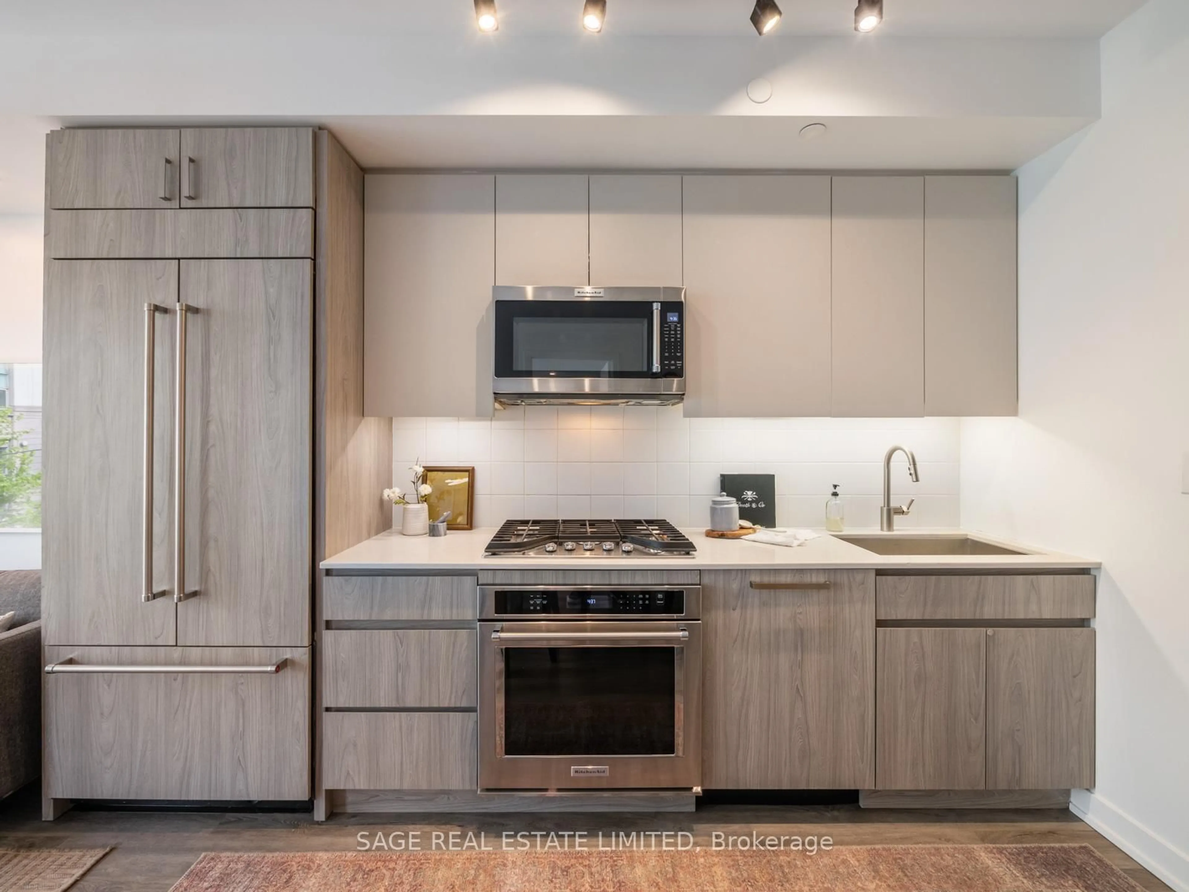 Unknown for 430 Roncesvalles Ave #304, Toronto Ontario M6R 0A6