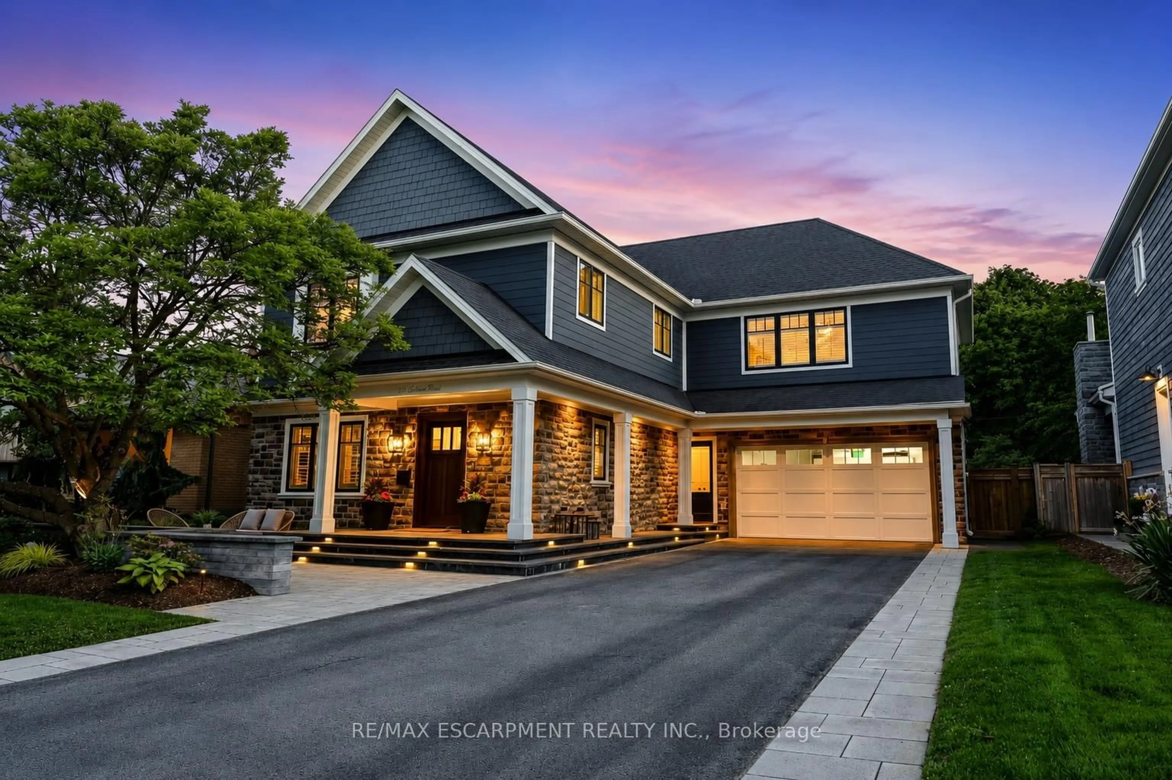 Home with vinyl exterior material, street for 336 Newbold Crt, Burlington Ontario L7R 2Y6
