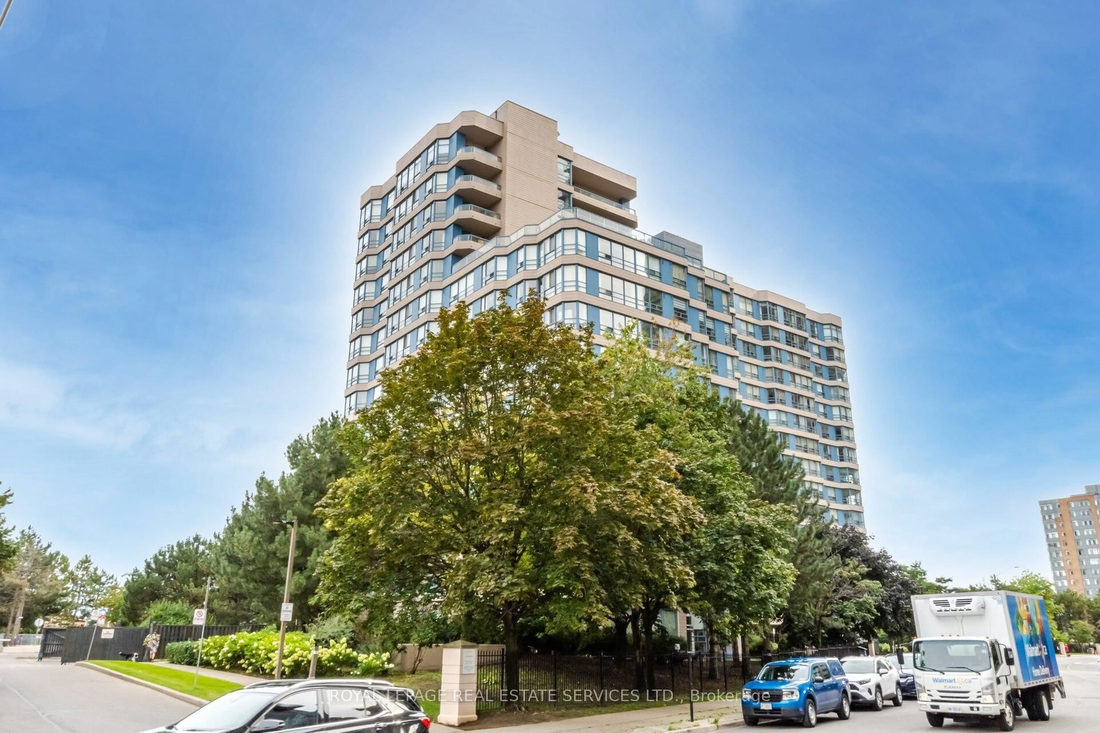 Unknown for 250 Webb Dr #PH05, Mississauga Ontario L5B 3Z4
