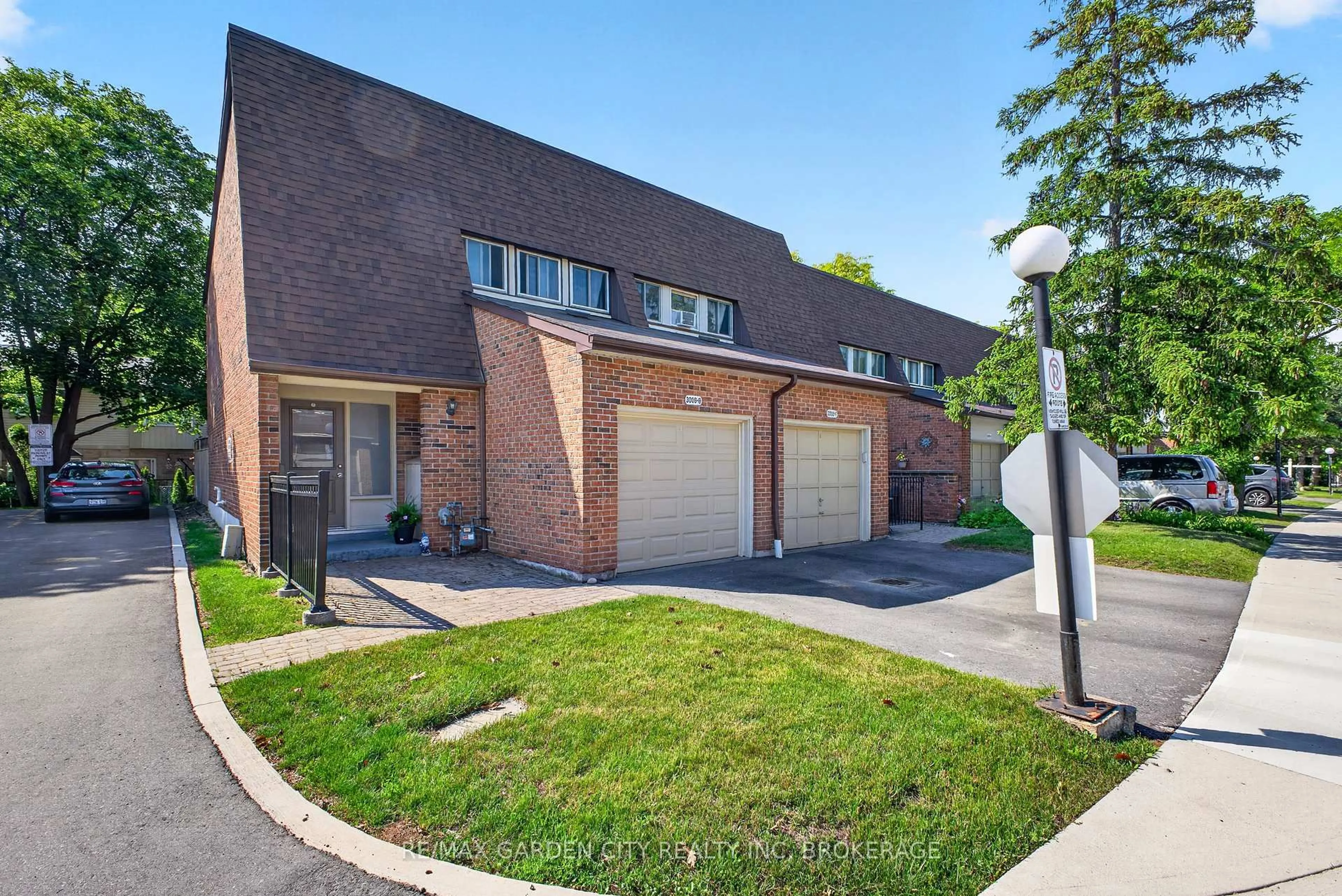 Unknown for 3008 Palmer Dr #8, Burlington Ontario L7M 1L2
