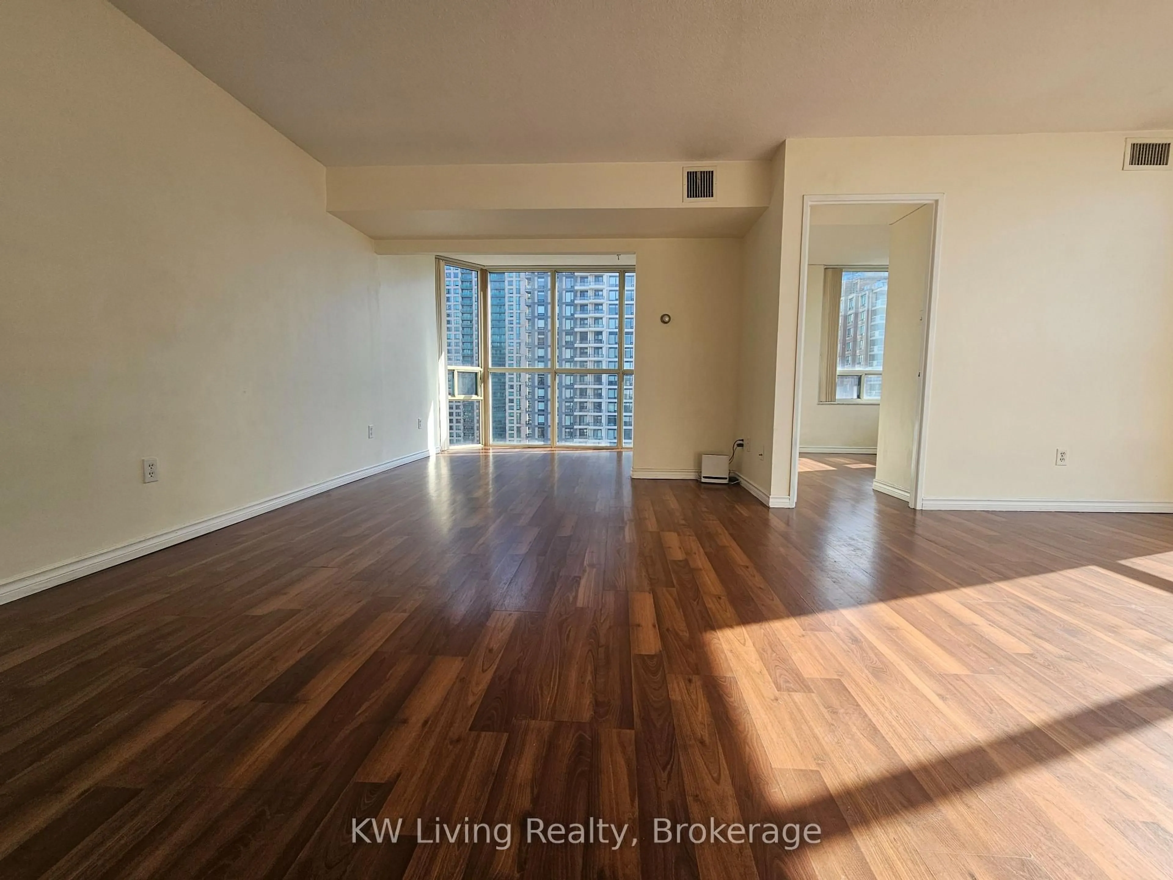 A pic of a room for 285 Enfield Pl #1503, Mississauga Ontario L5B 3Y6