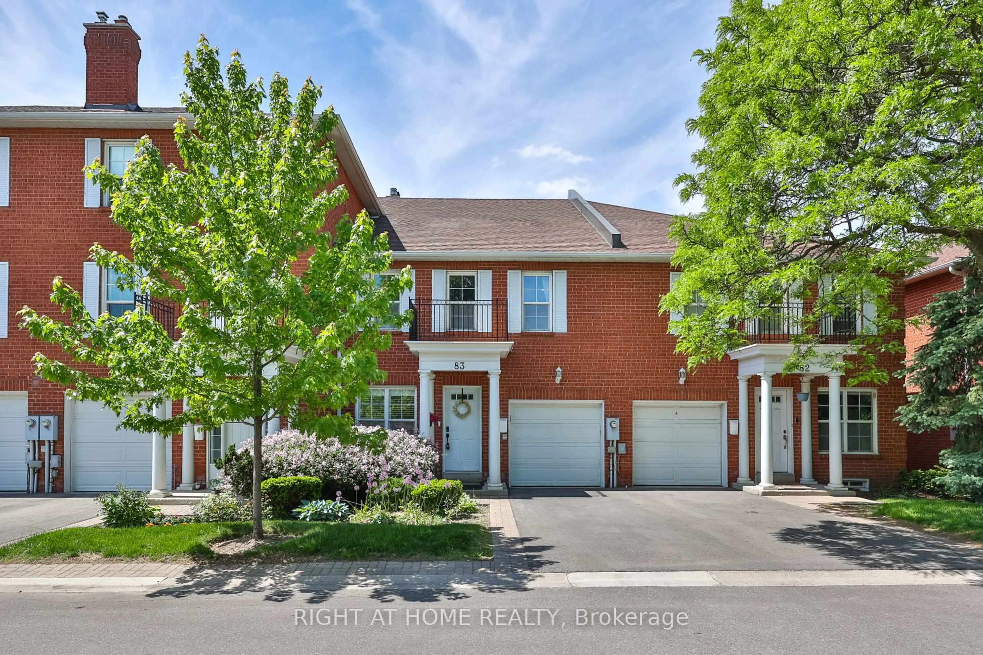 A pic from outside/outdoor area/front of a property/back of a property/a pic from drone, street for 83 Stornwood Crt #83, Brampton Ontario L6W 4J2