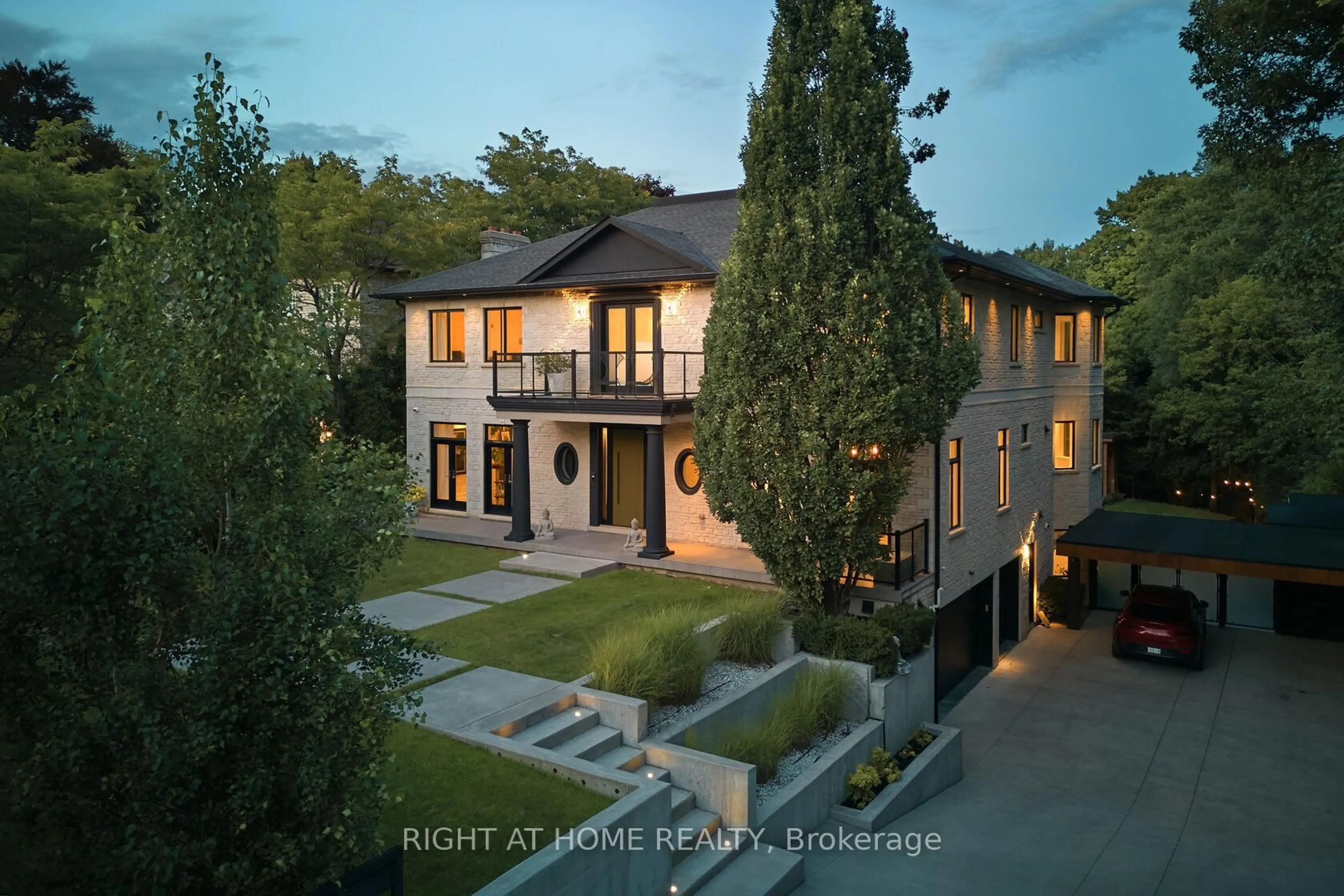 A pic from outside/outdoor area/front of a property/back of a property/a pic from drone, street for 1305 Royal York Rd, Toronto Ontario M9A 5E6