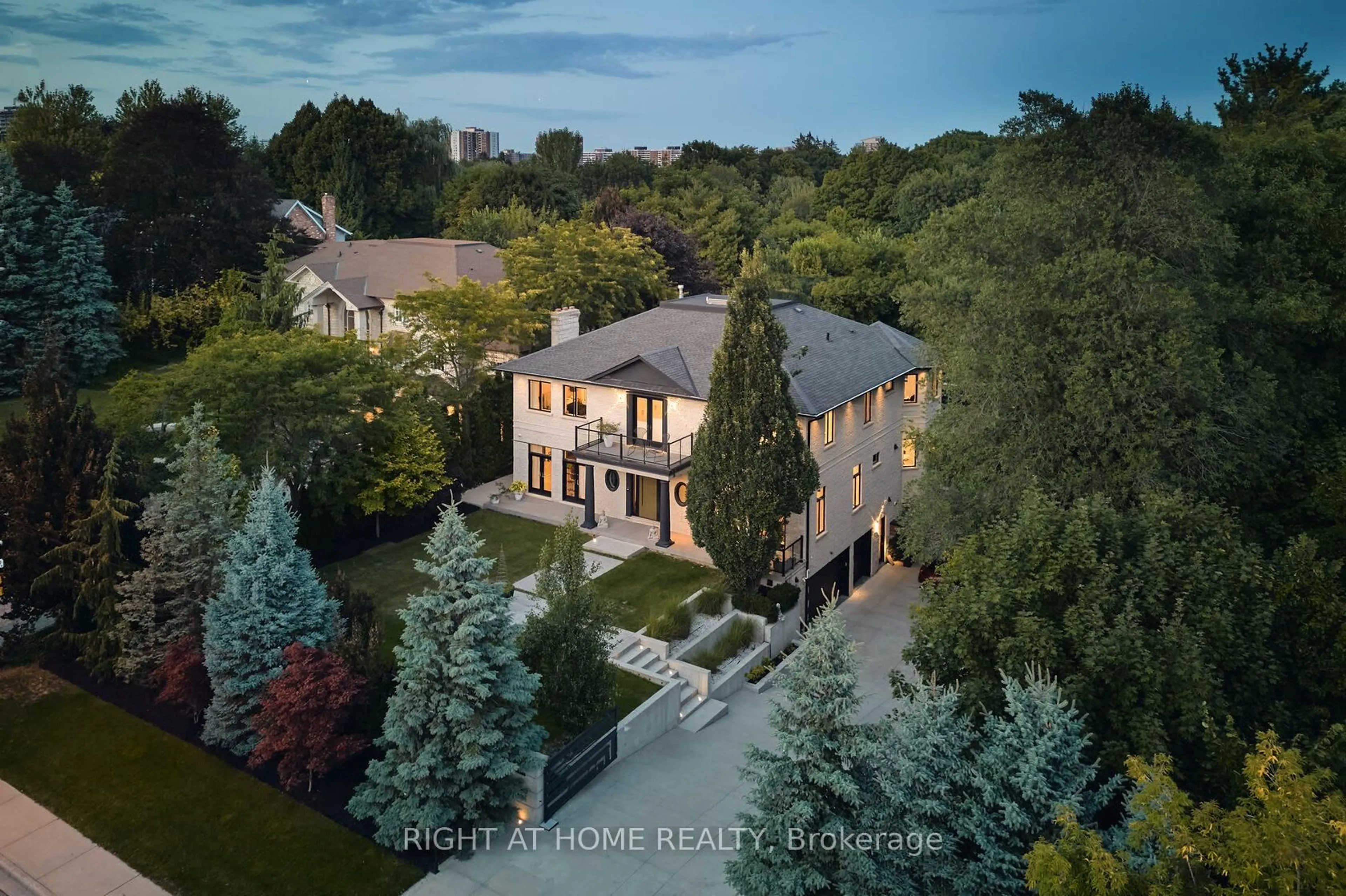 A pic from outside/outdoor area/front of a property/back of a property/a pic from drone, street for 1305 Royal York Rd, Toronto Ontario M9A 5E6