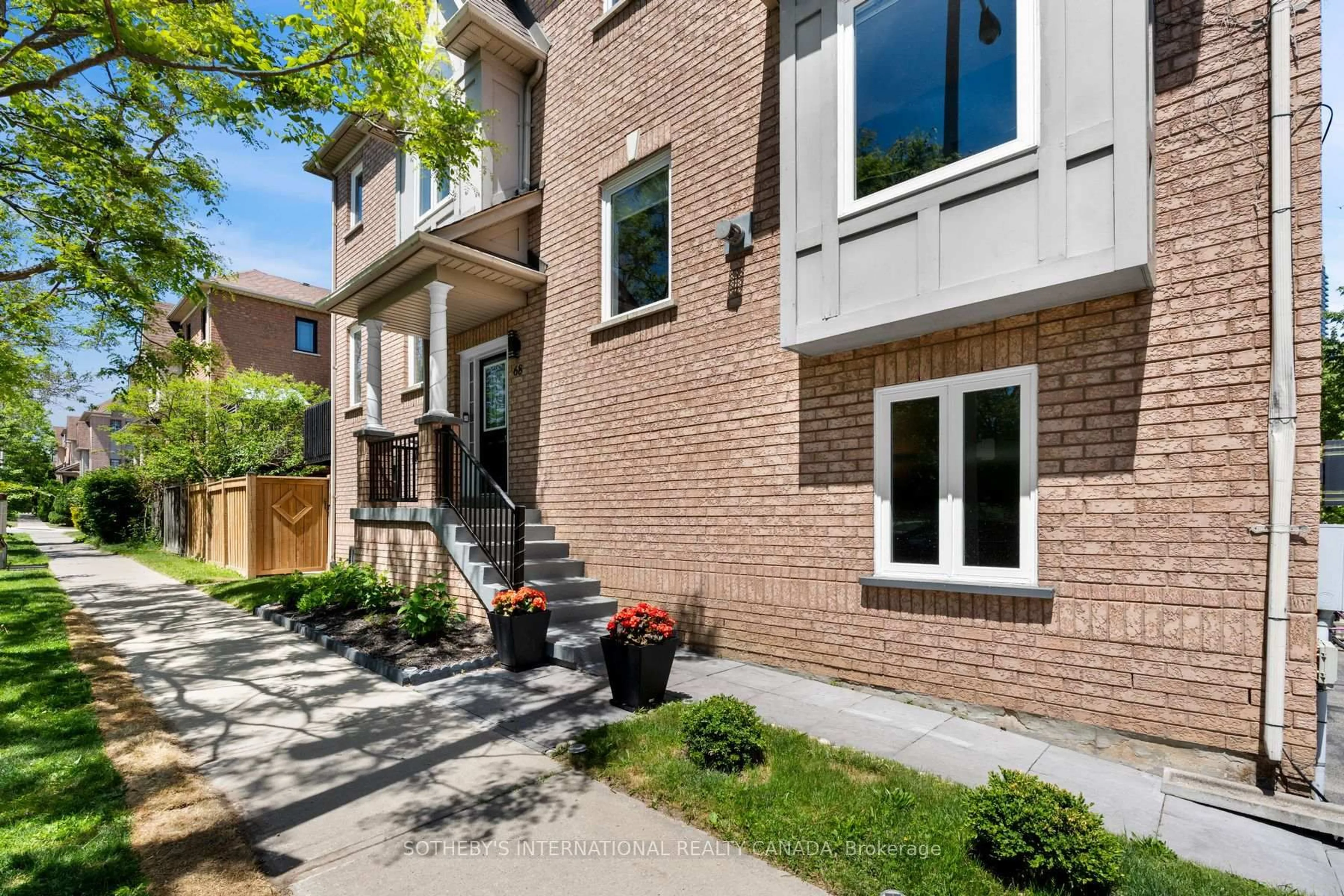 Home with brick exterior material, street for 68 Harbourview Cres, Toronto Ontario M8V 4B1