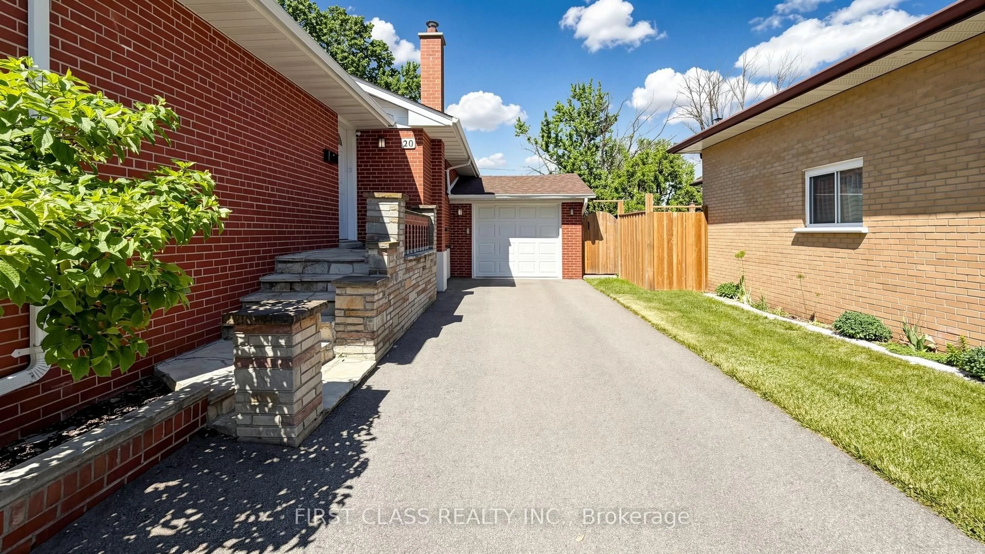 Patio, street for 20 Brampton Rd, Toronto Ontario M9R 3J1