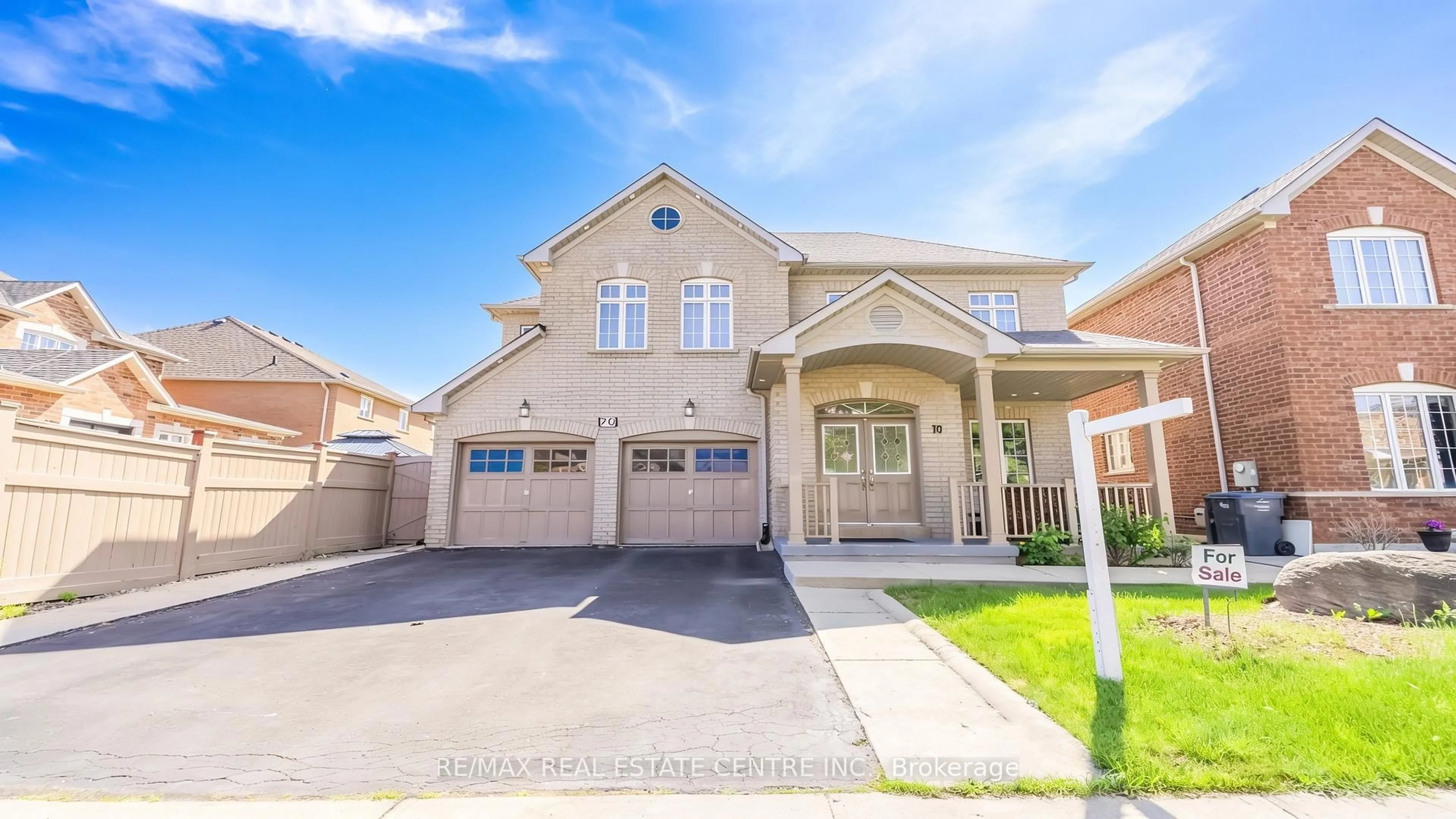 Home with vinyl exterior material, street for 70 Carmel Cres, Brampton Ontario L6P 1Y2