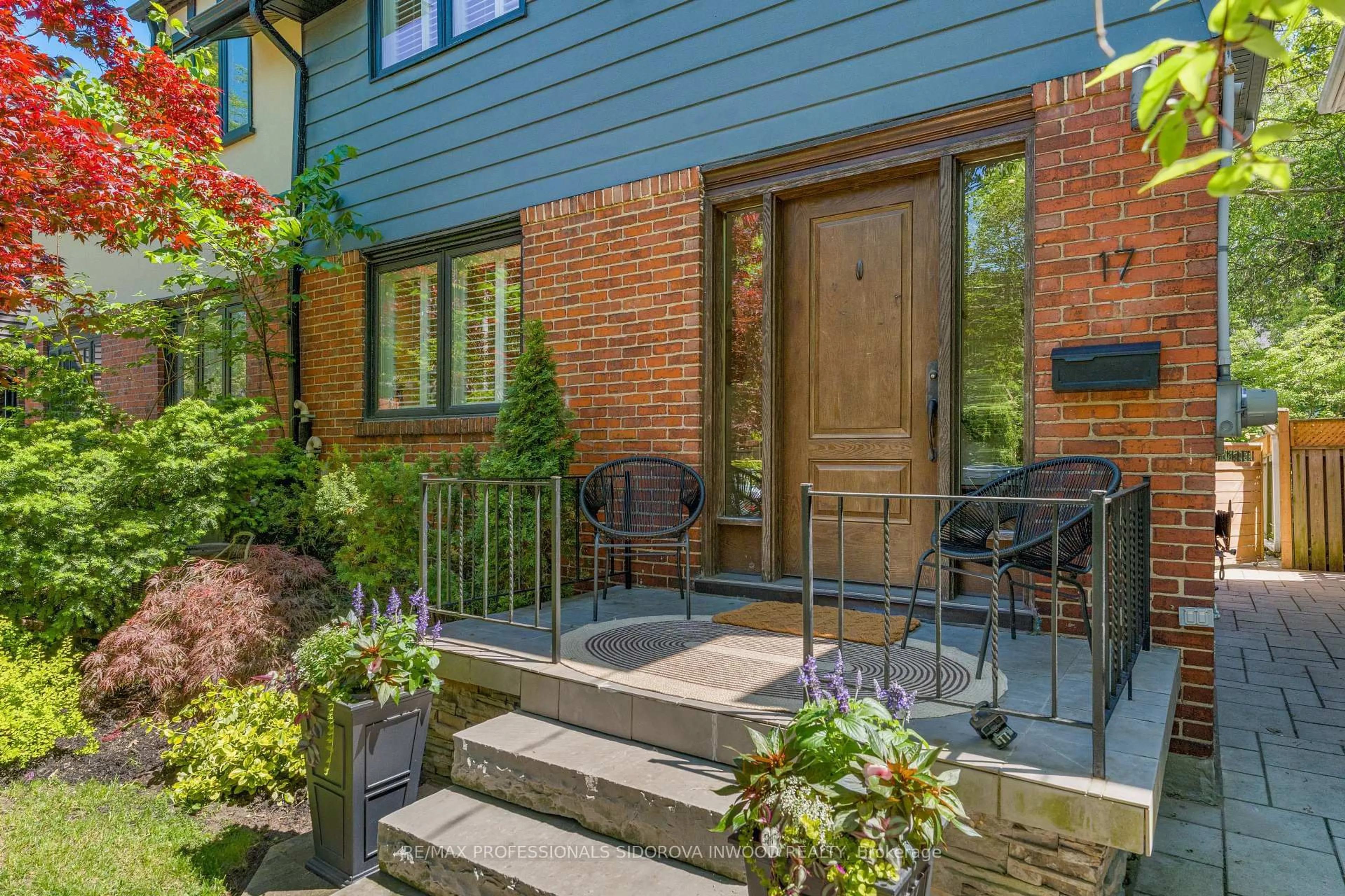Unknown for 17 Lincoln Ave, Toronto Ontario M6P 1M7