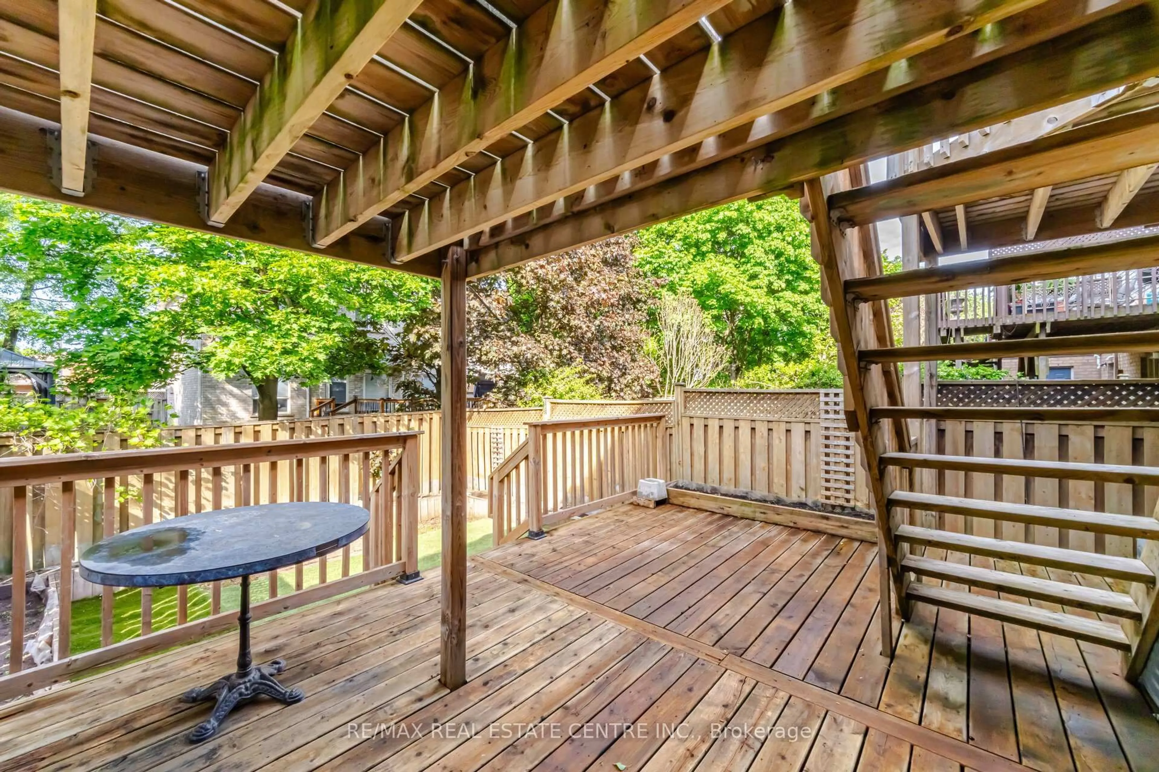 Patio, water/lake/river/ocean view for 2349 Strawfield Crt, Oakville Ontario L6H 6C2