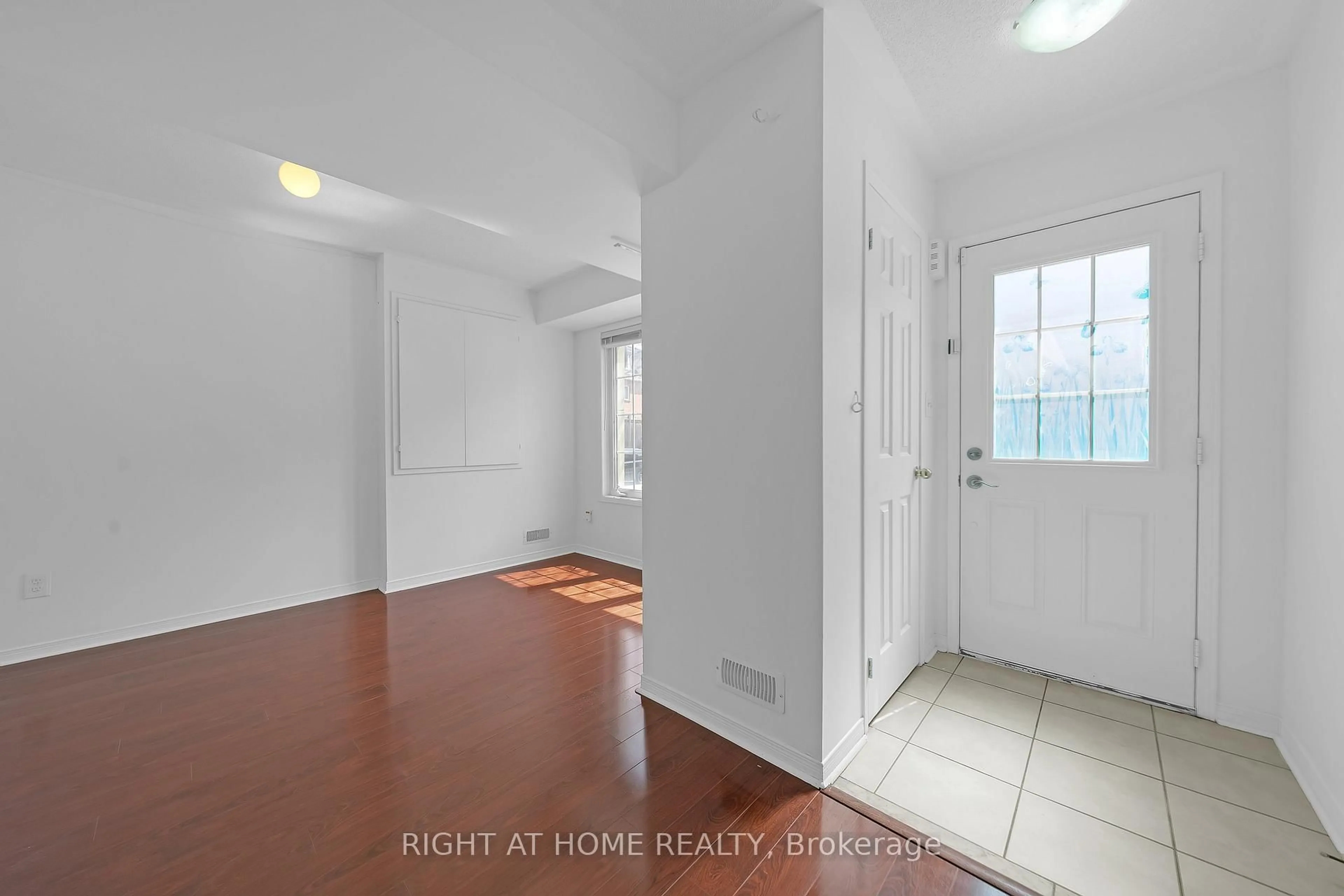 Indoor entryway for 83 Odoardo Di Santo Circ, Toronto Ontario M3L 0E9