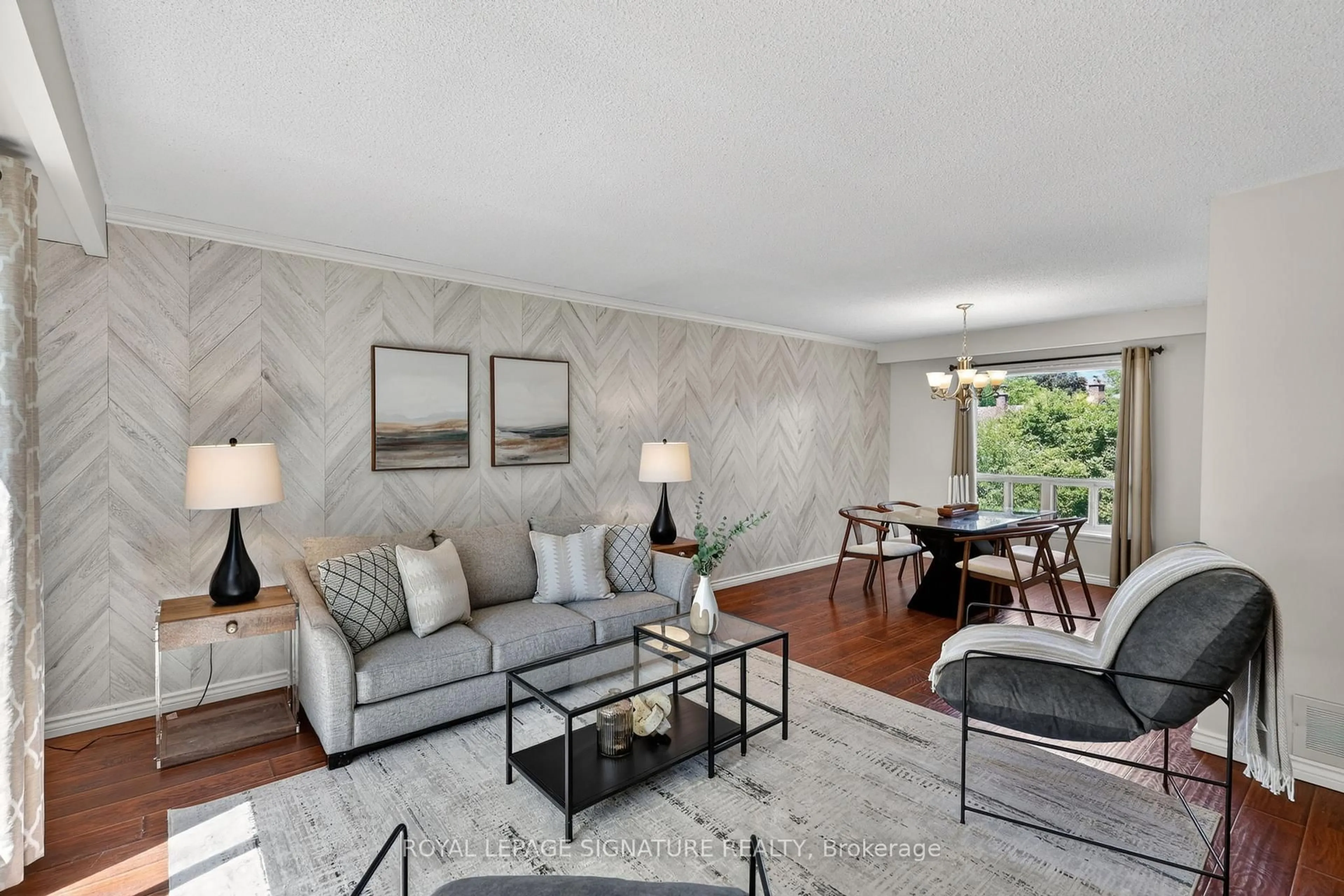 Living room with furniture, unknown for 29 Mansfield St, Brampton Ontario L6S 2X8