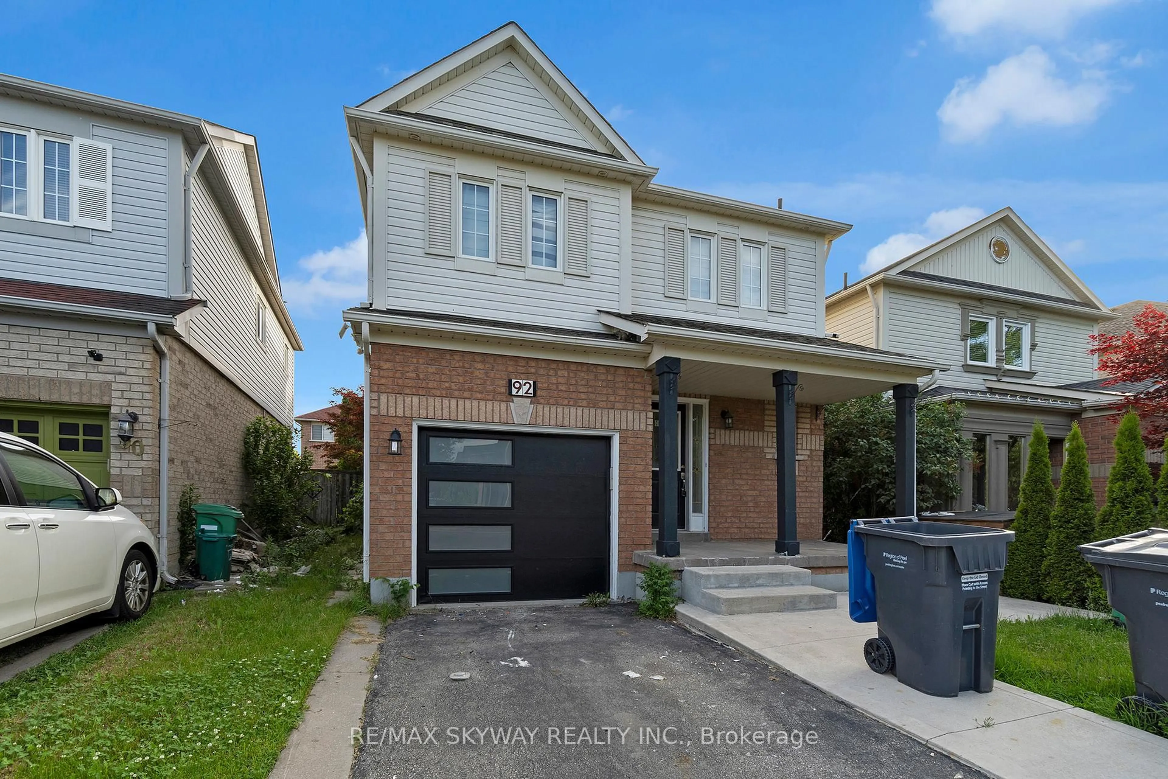 Home with brick exterior material, street for 92 Charleswood Circ, Brampton Ontario L7A 1Z1