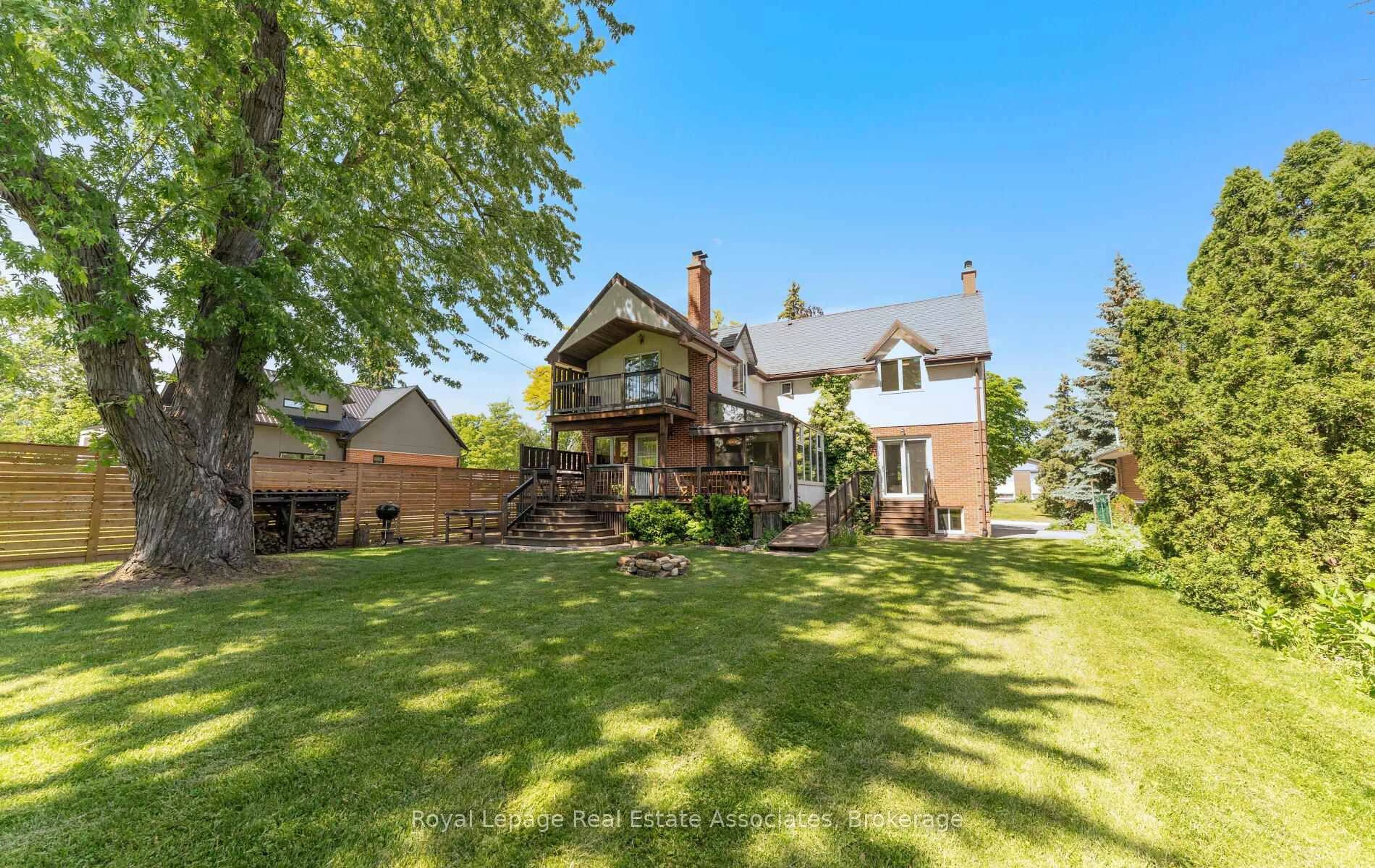 A pic from outside/outdoor area/front of a property/back of a property/a pic from drone, street for 30 Theodore Dr, Mississauga Ontario L5M 1E4