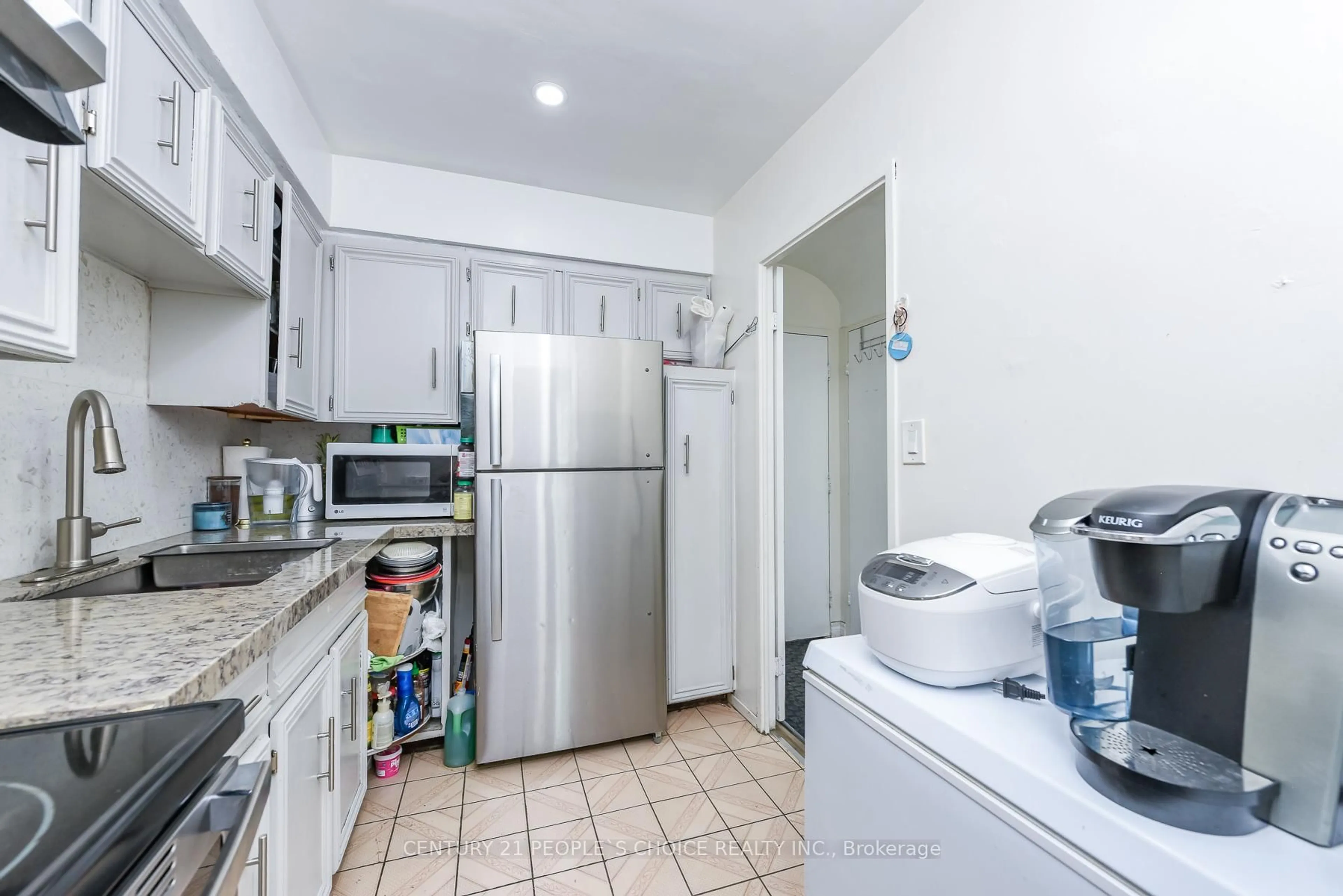Standard kitchen, unknown for 10 Eddystone Ave #108, Toronto Ontario M3N 2T2