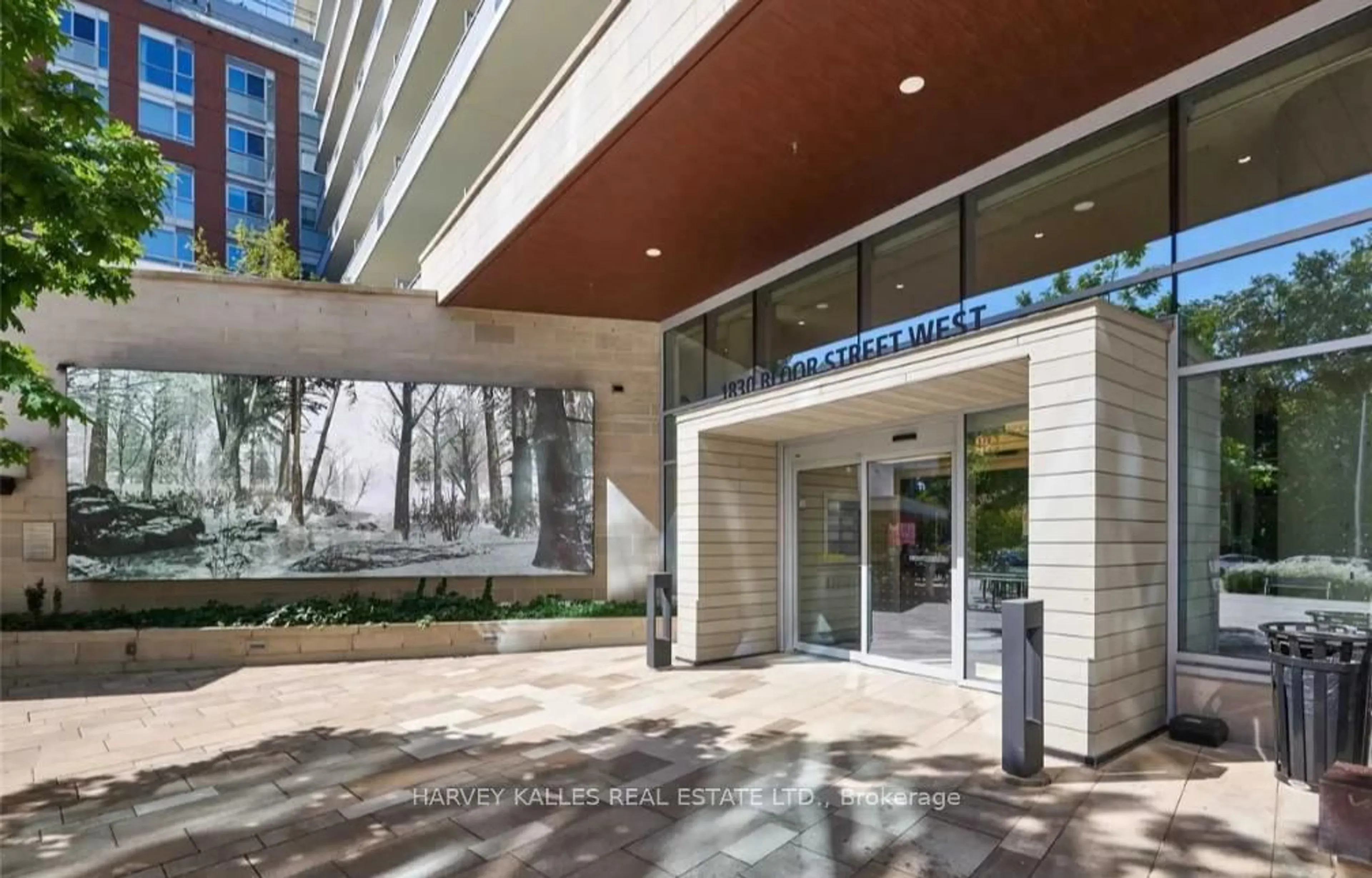 Indoor foyer for 1830 Bloor St #741, Toronto Ontario M6P 3K6