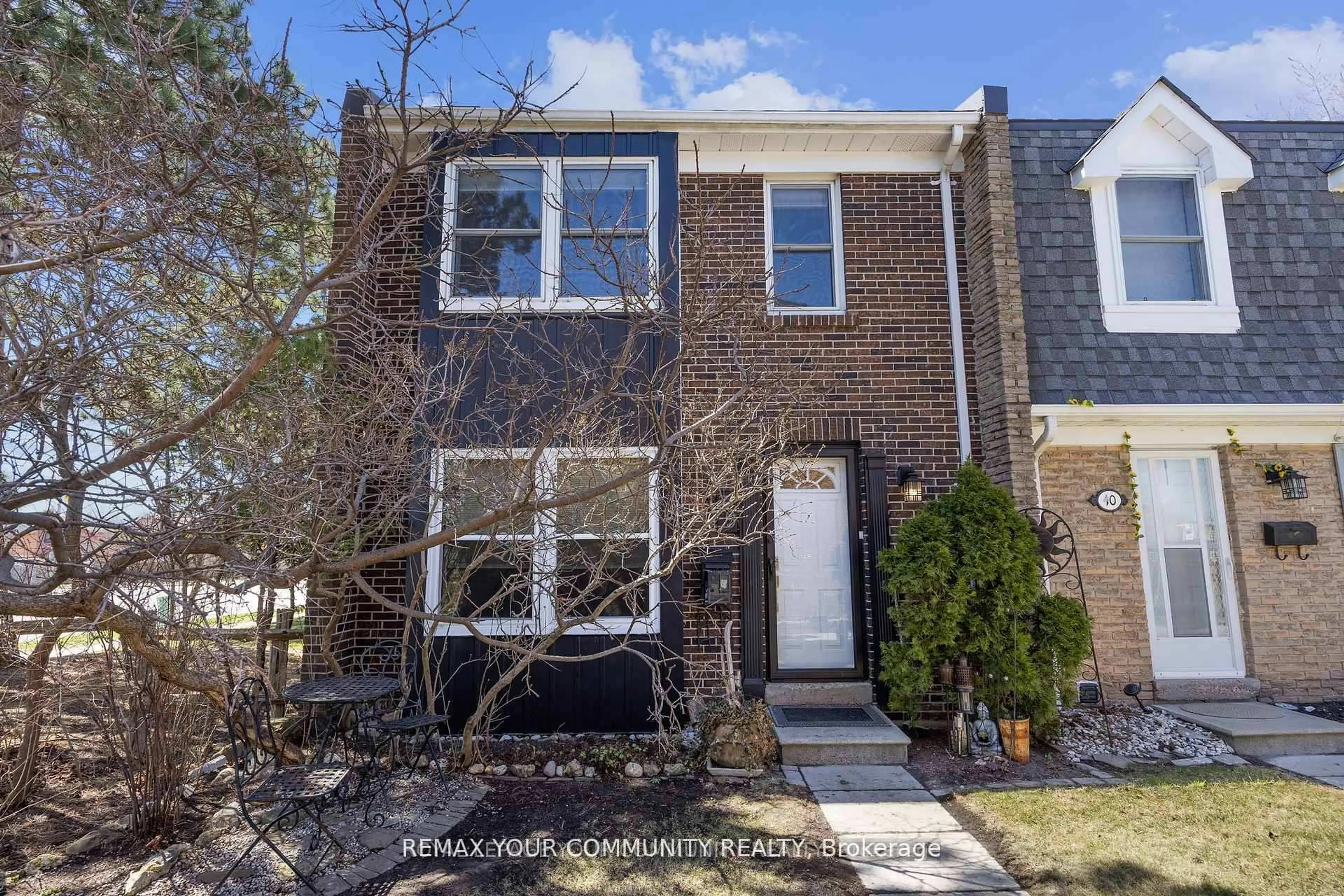 Home with brick exterior material, street for 1020 CENTRAL PARK Dr #39, Brampton Ontario L6S 3J5