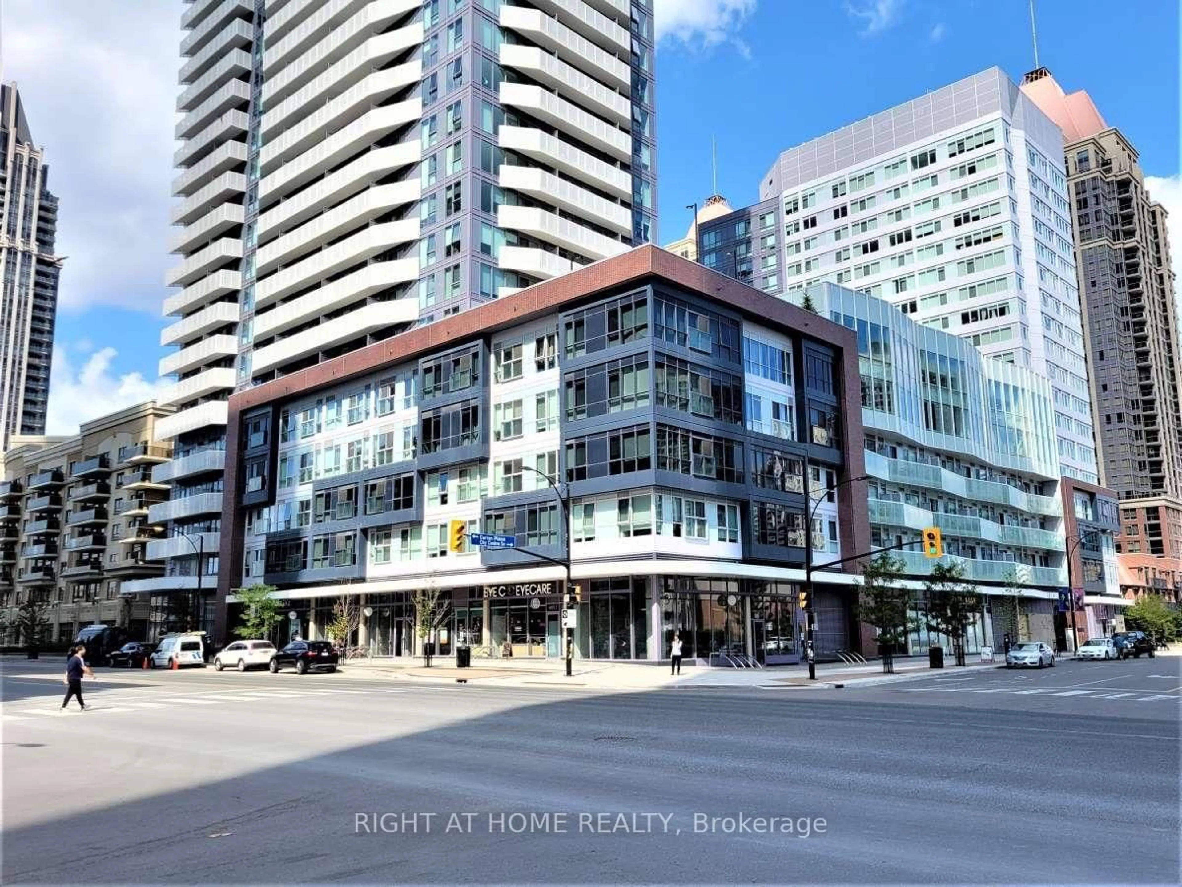 Blurry image for 4065 Confederation Pkwy Pkwy #606, Mississauga Ontario L5B 0L4