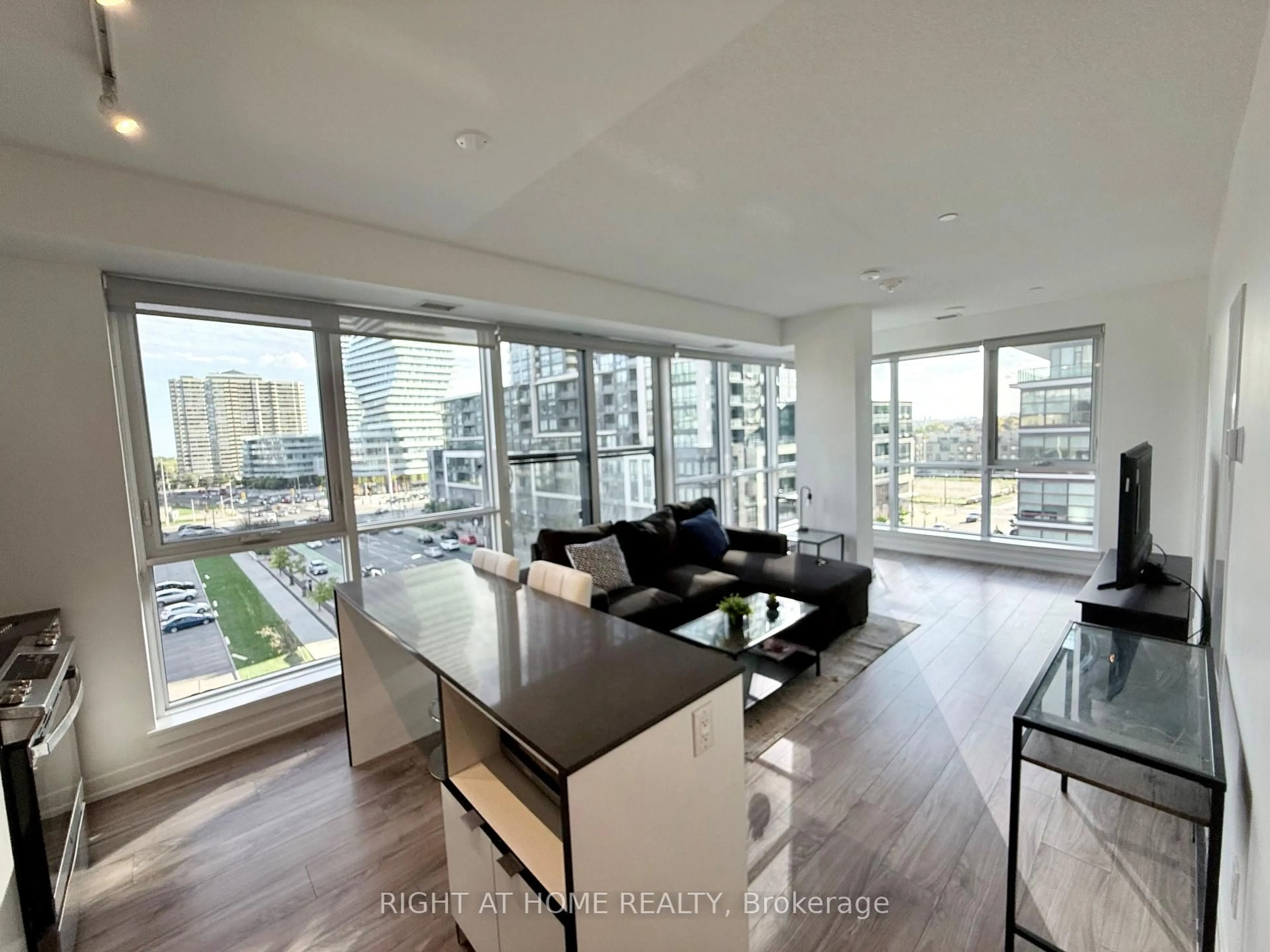 Unknown for 4065 Confederation Pkwy Pkwy #606, Mississauga Ontario L5B 0L4