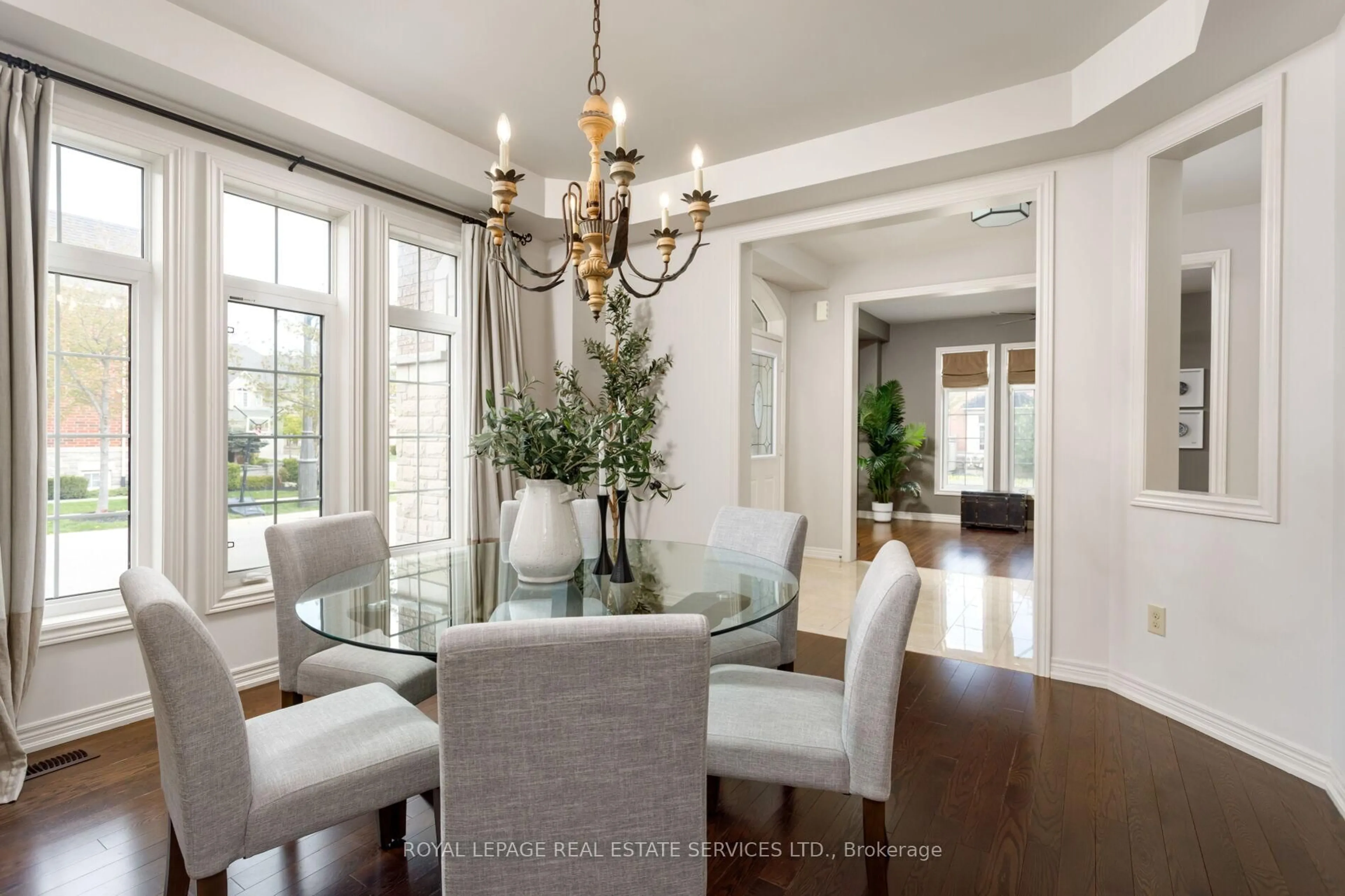 Dining room, unknown for 3158 Thistlewood Gate, Oakville Ontario L6M 0T1