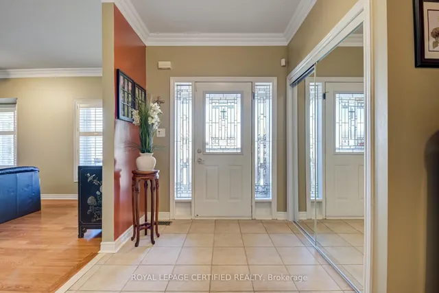 2 Orchard Park Gate, Brampton 3