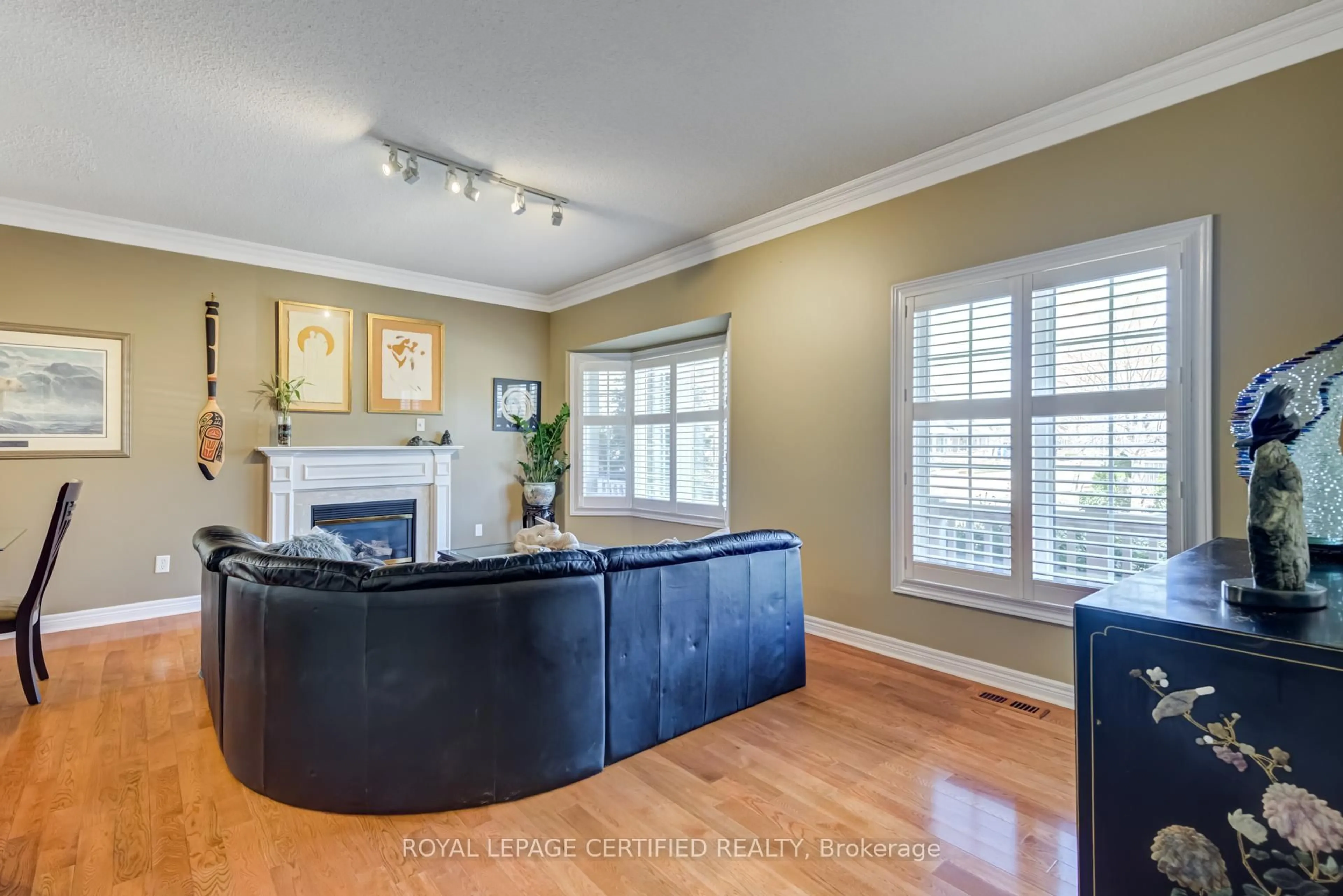 Open concept kitchen, unknown for 2 Orchard Park Gate, Brampton Ontario L6R 1W5