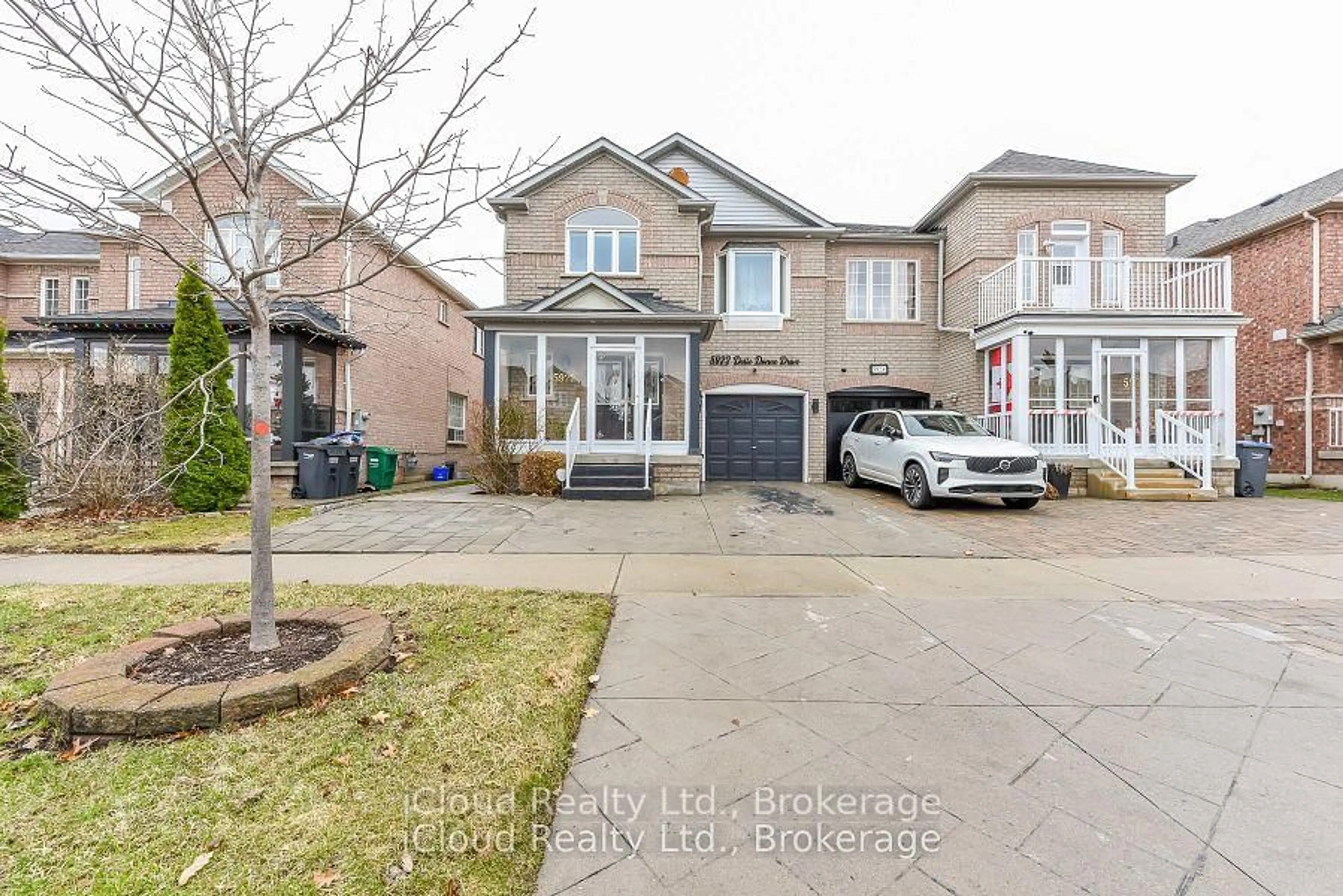 Home with brick exterior material, street for 5922 Delle Donne Dr, Mississauga Ontario L5M 7A3